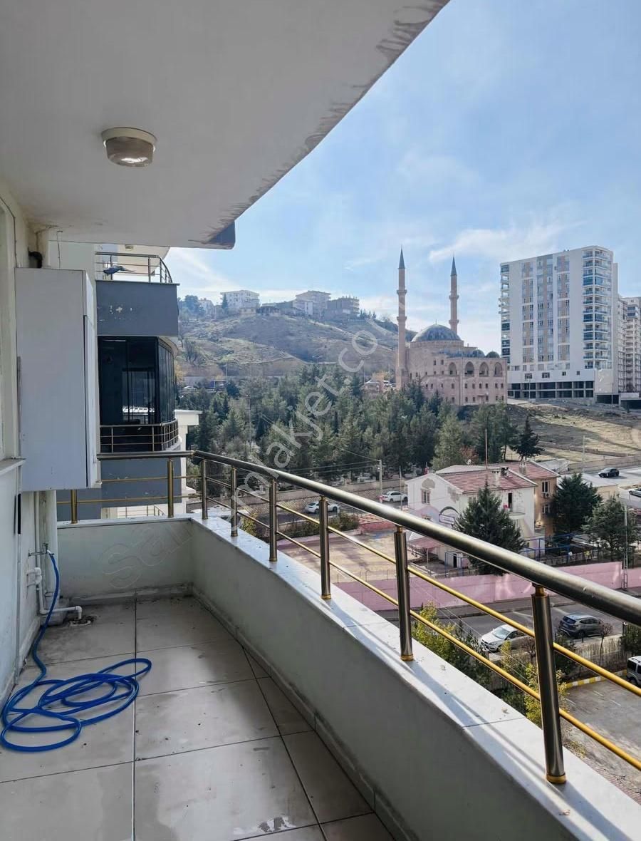 Gölbaş Emlaktan Merkezde Gözde Konumda Satılık 3+1 Daire - Görsel 17