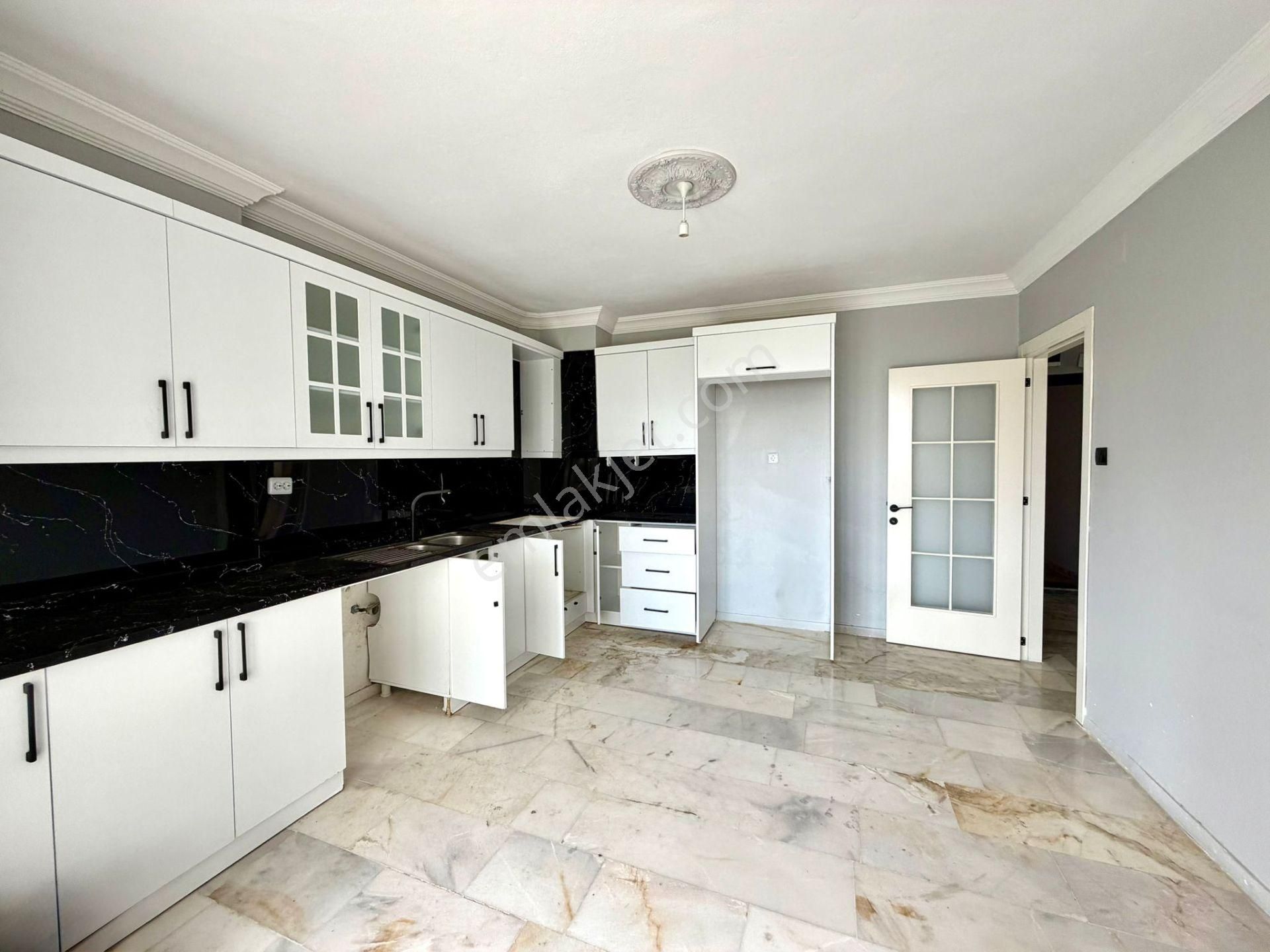 Tece'de Merkezi Konumda Site İçi Havuzlu Denize Sıfır 3+1 Daire - Görsel 13