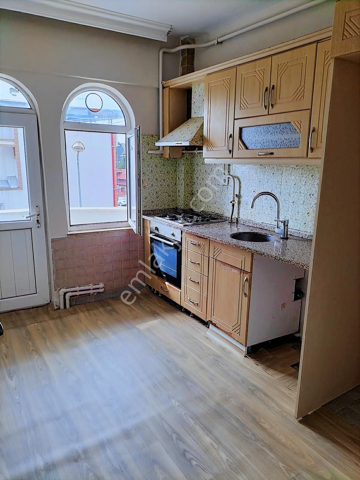 Adapazarı Karaosman Mahallesinde 3+1 Kiralık Daire - Görsel 11