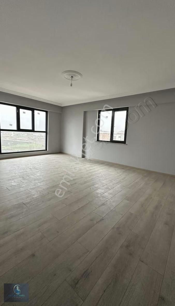 Cadde Üzerinde Lüks 3+1 Her Yere Ulaşım Açıklama Oku! - Görsel 16