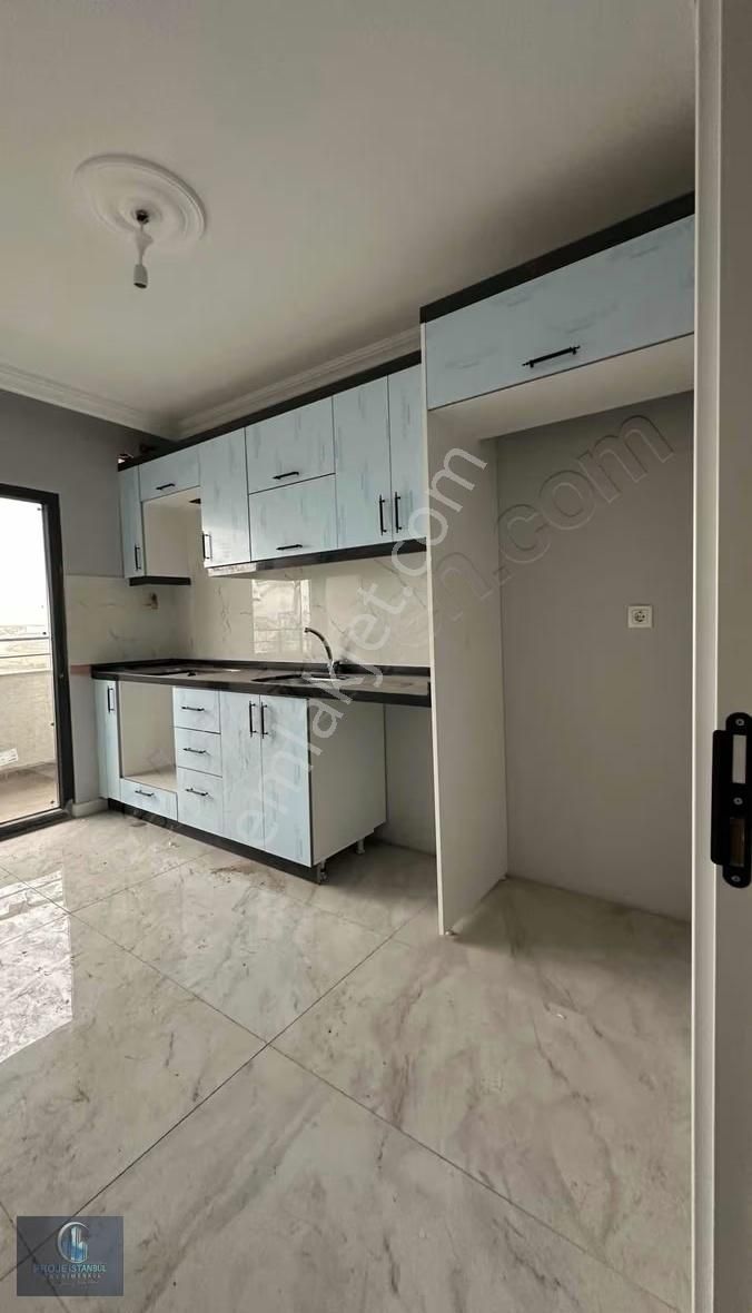 Cadde Üzerinde Lüks 3+1 Her Yere Ulaşım Açıklama Oku!