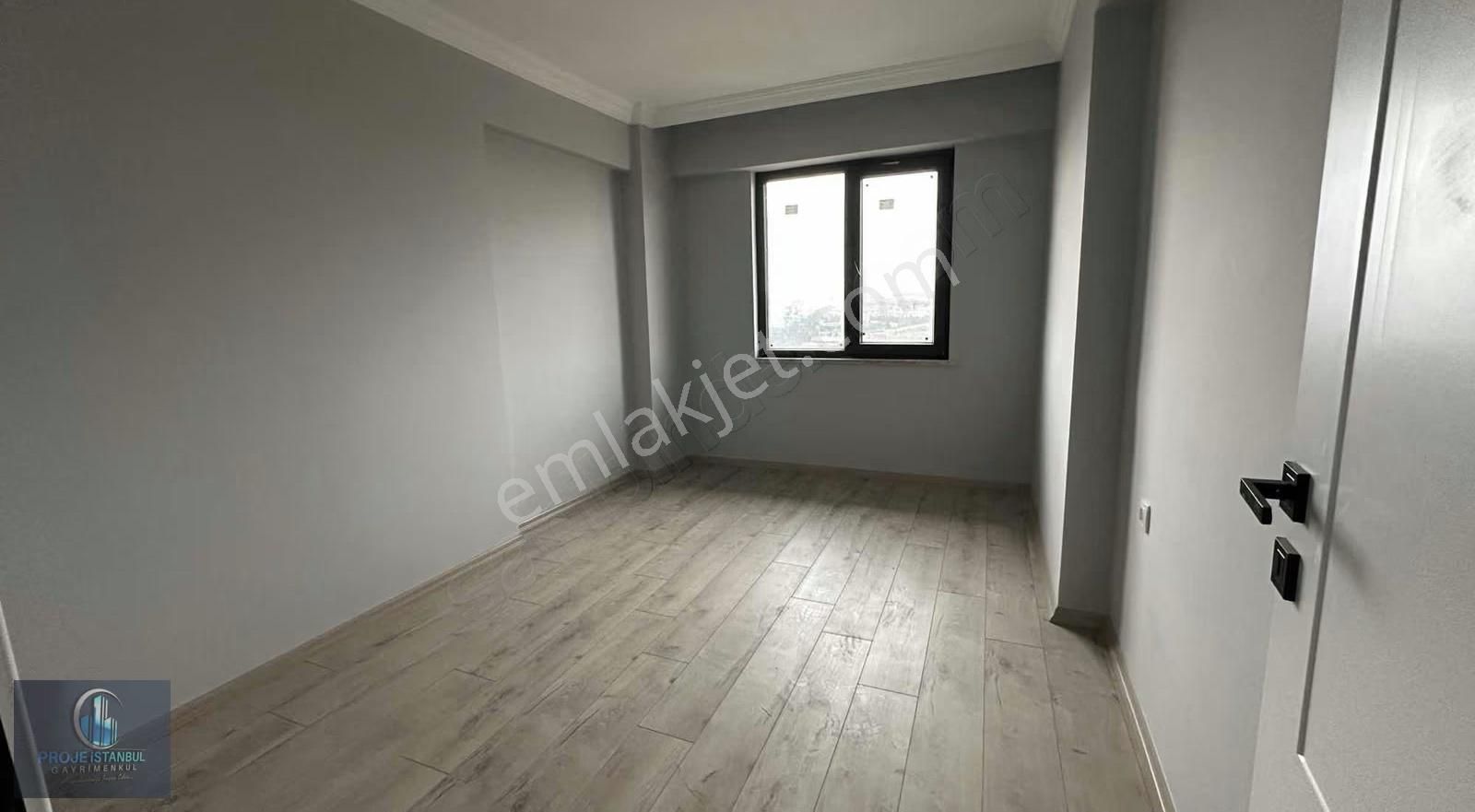 Cadde Üzerinde Lüks 3+1 Her Yere Ulaşım Açıklama Oku! - Görsel 19