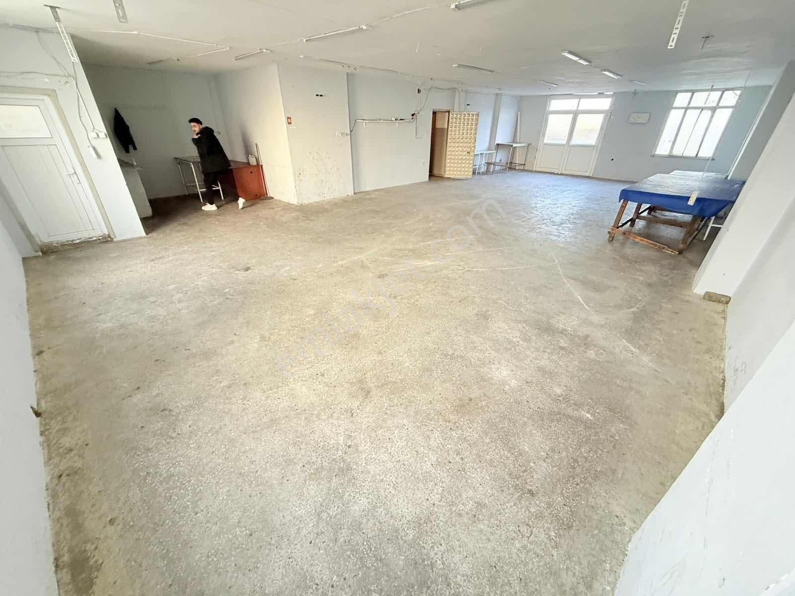 Pusula İnş.tan Cebecide Tramvay Caddesinde 200m2 Kiralık Dükkan - Görsel 3