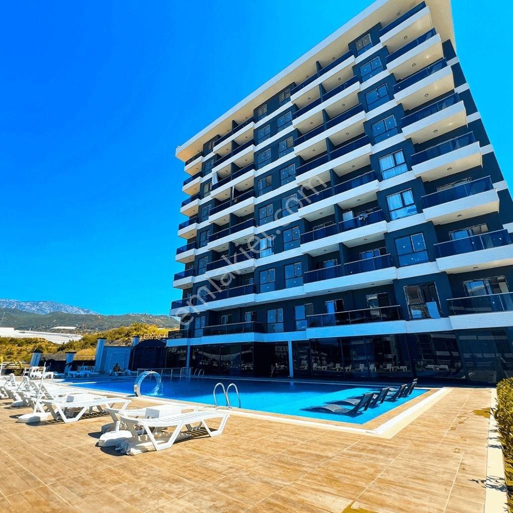 Alanya / Demirtaş’ta Satılık 1+1 Daire — Aktiviteli Site İçinde