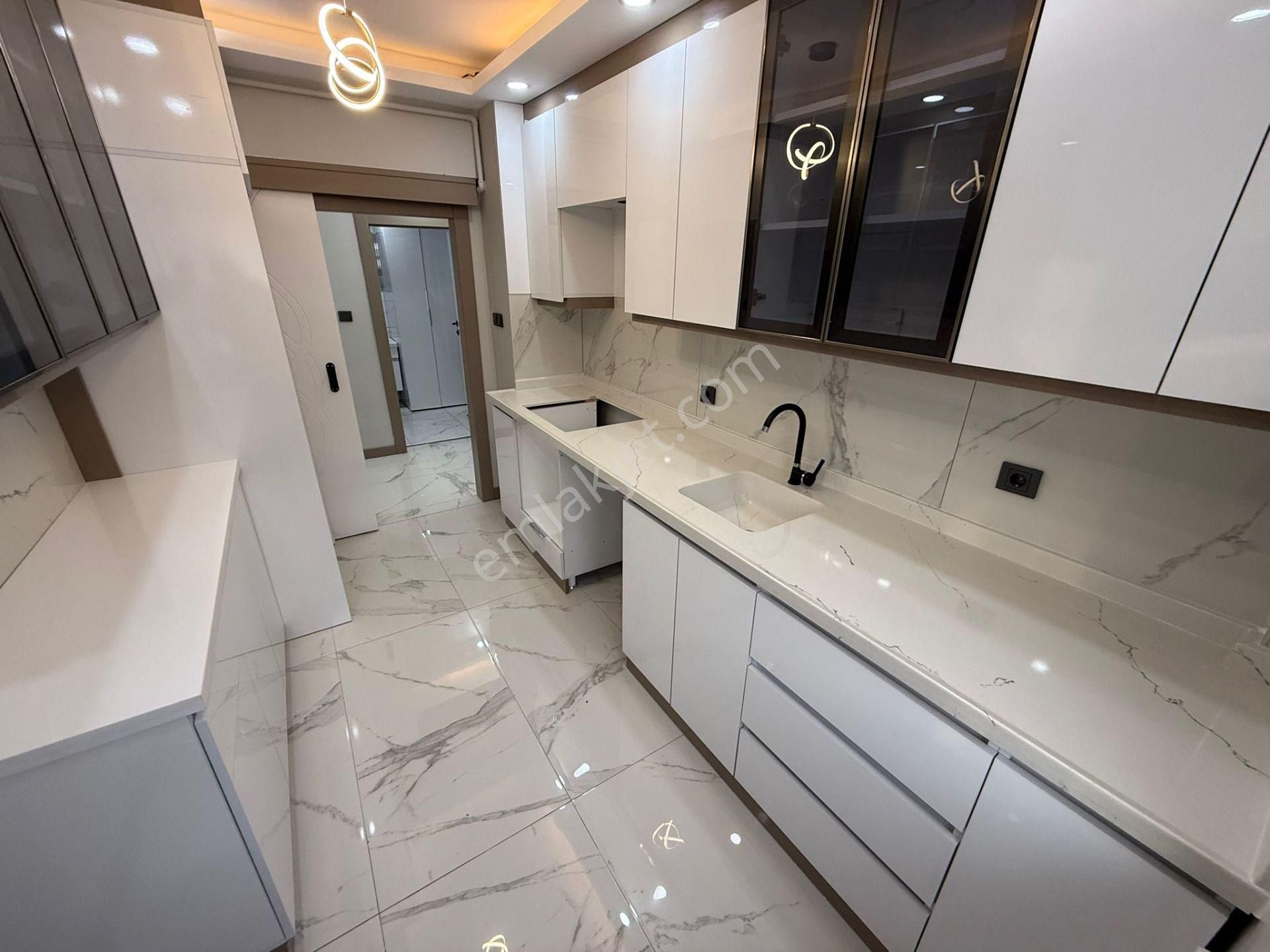 Akşemsettin Mah'de 3+1 Katta Güney Cephe Full Yapılı Daire - Görsel 2