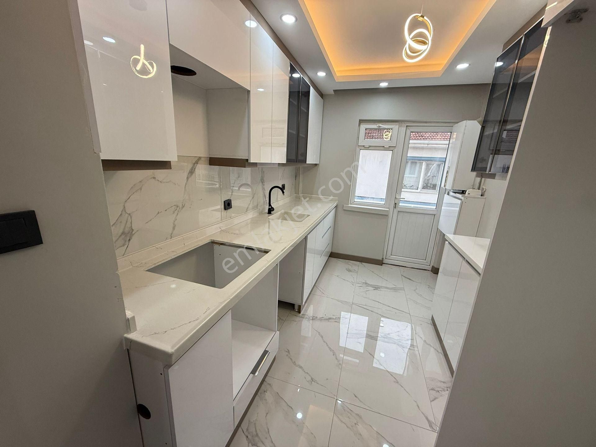 Akşemsettin Mah'de 3+1 Katta Güney Cephe Full Yapılı Daire - Görsel 3