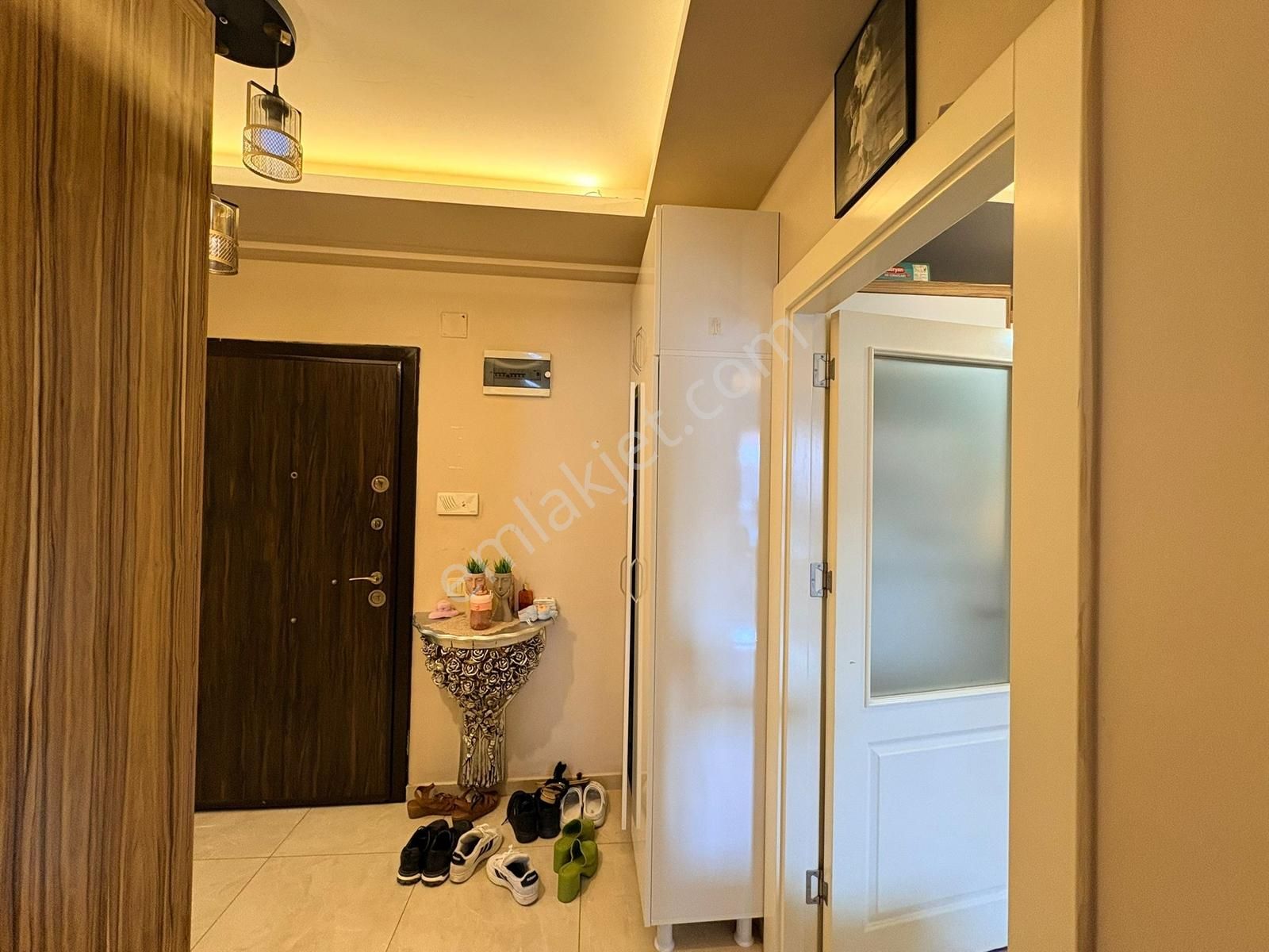 Barış Mah'de Geniş Oturumlu Merkezi Konumlu 1+1 Satılık Daire - Görsel 9