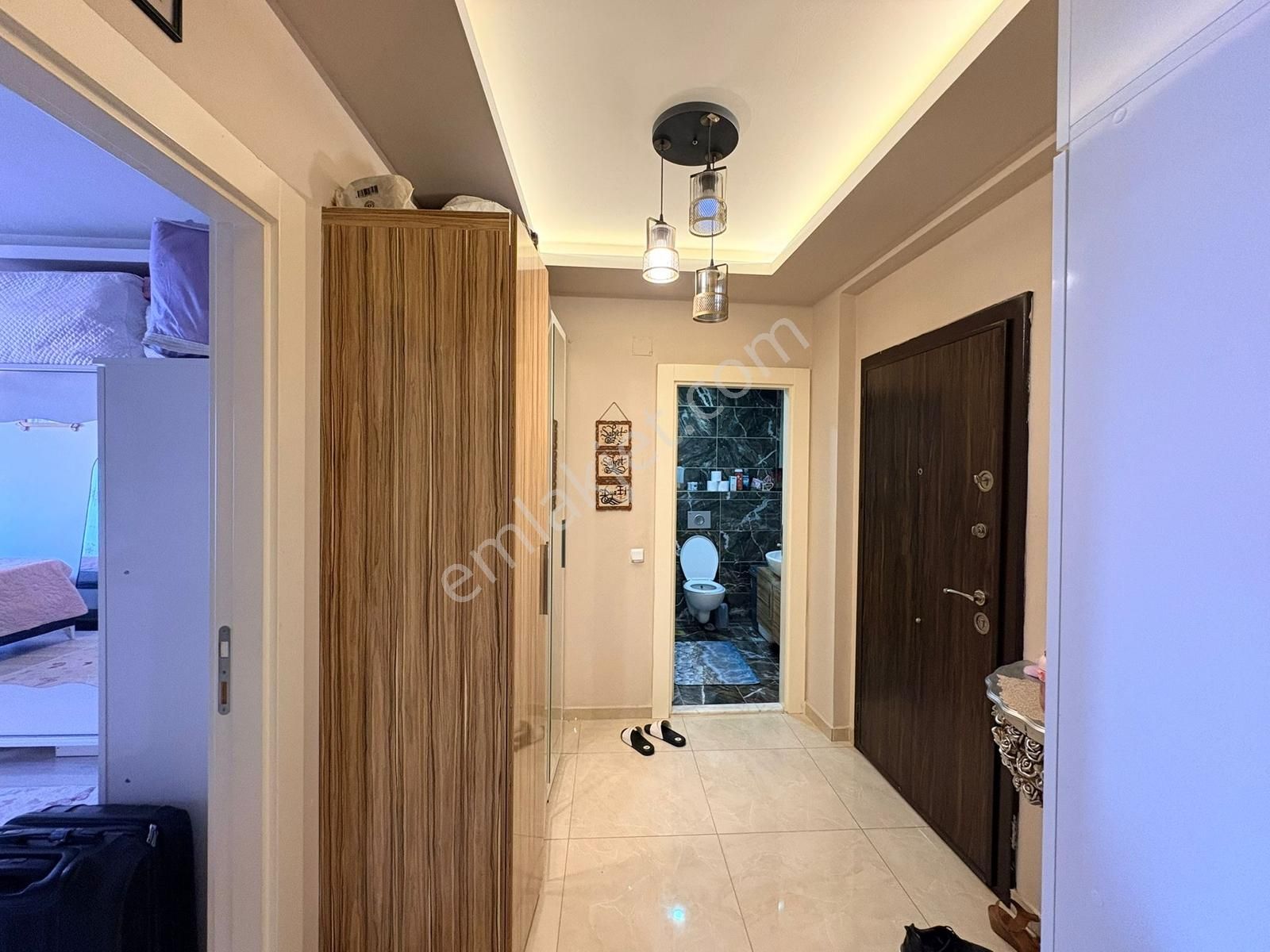 Barış Mah'de Geniş Oturumlu Merkezi Konumlu 1+1 Satılık Daire - Görsel 8