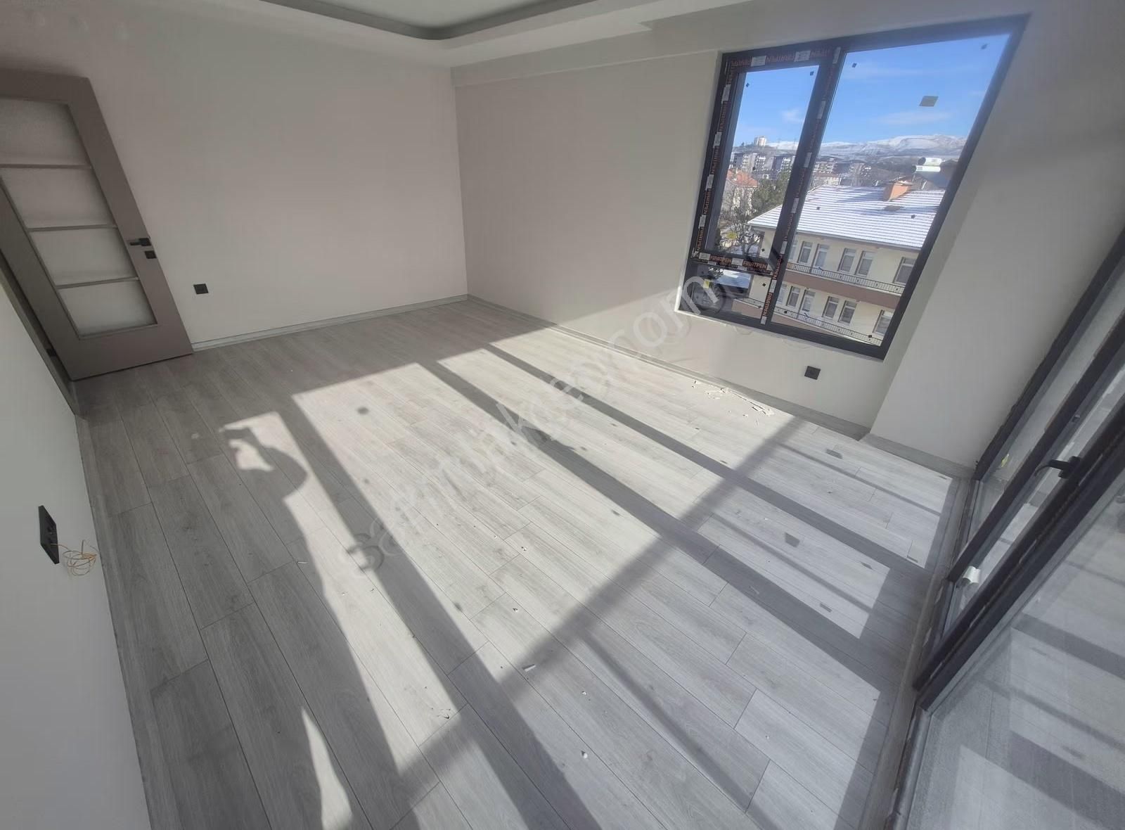 Yüksek Kredi İskanlı Ebeveyn Banyolu 2+1 Sıfır Satılık Daire - Görsel 13