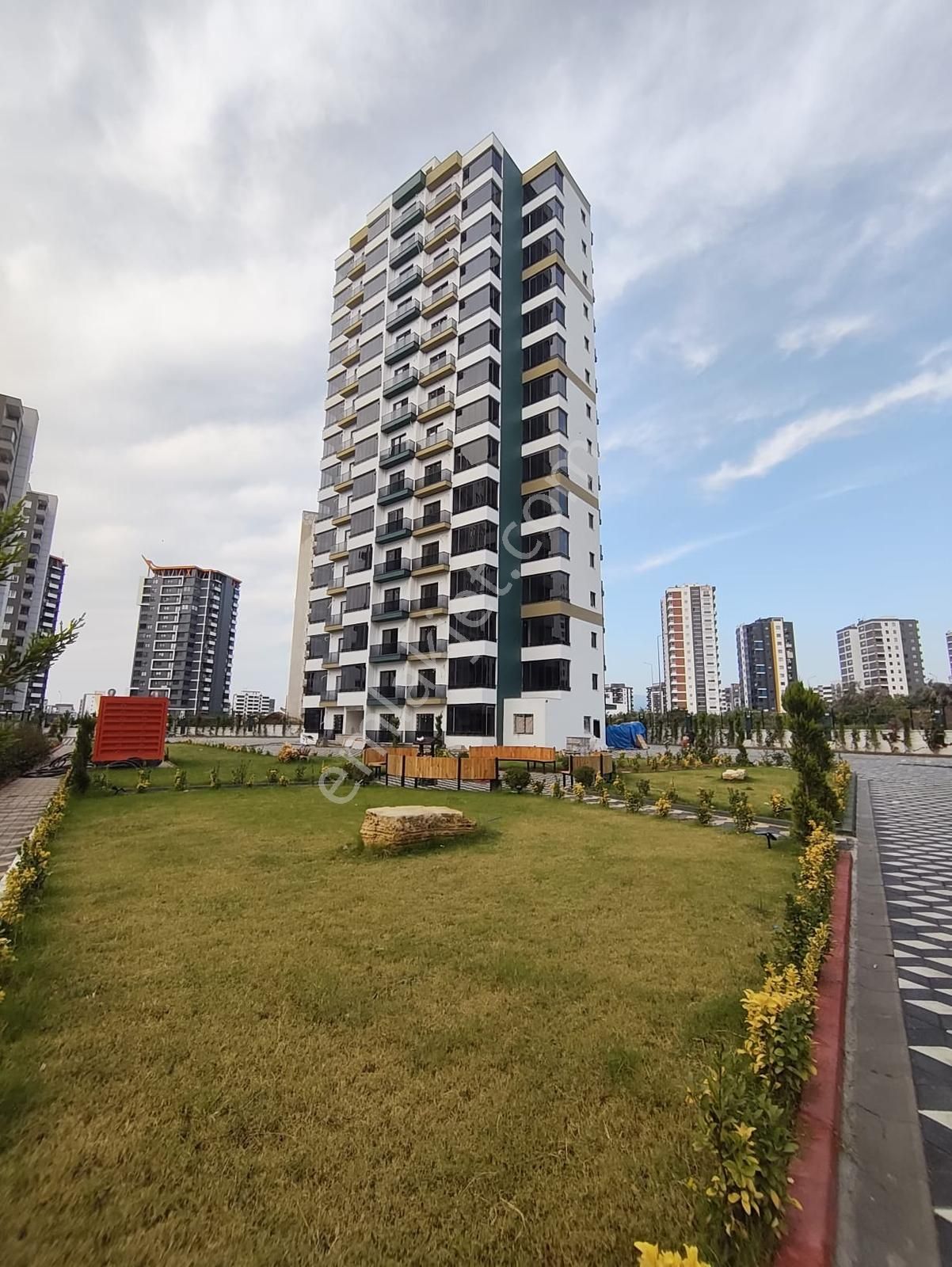 Akdeniz Mah'de Sosyal Alanlı Site İçi 1+1 Kiralık Lüx Daire - Görsel 5