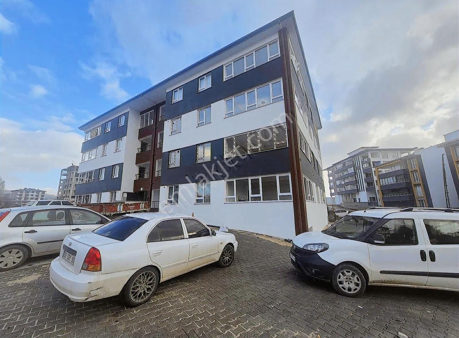 Örencik Mah. Uygun Fiyatlı Satılık 3+1 Arakat Daire