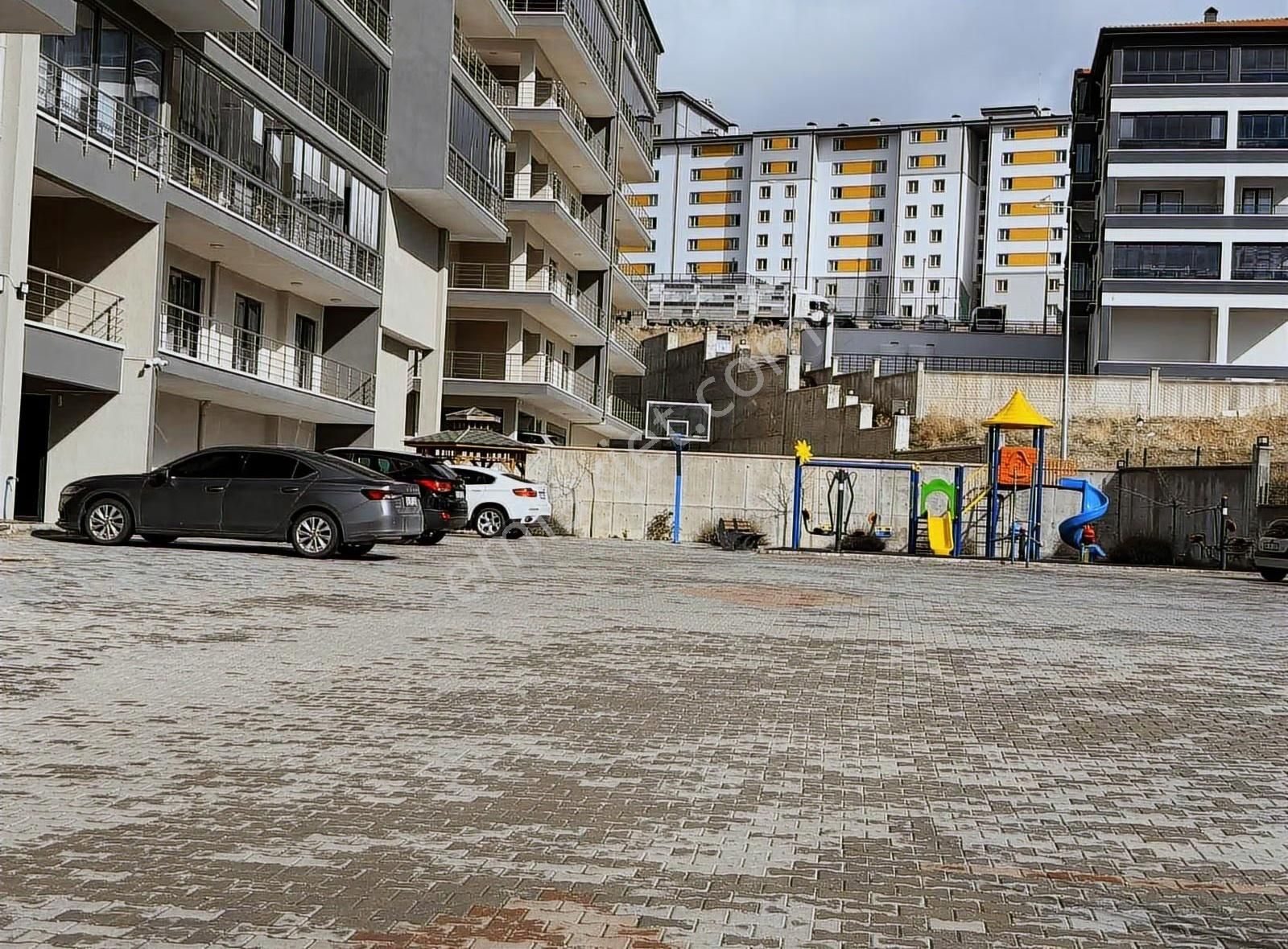 Örencik Kyk Yurdu Yakını Eşyalı Satılık 1+1 Daire