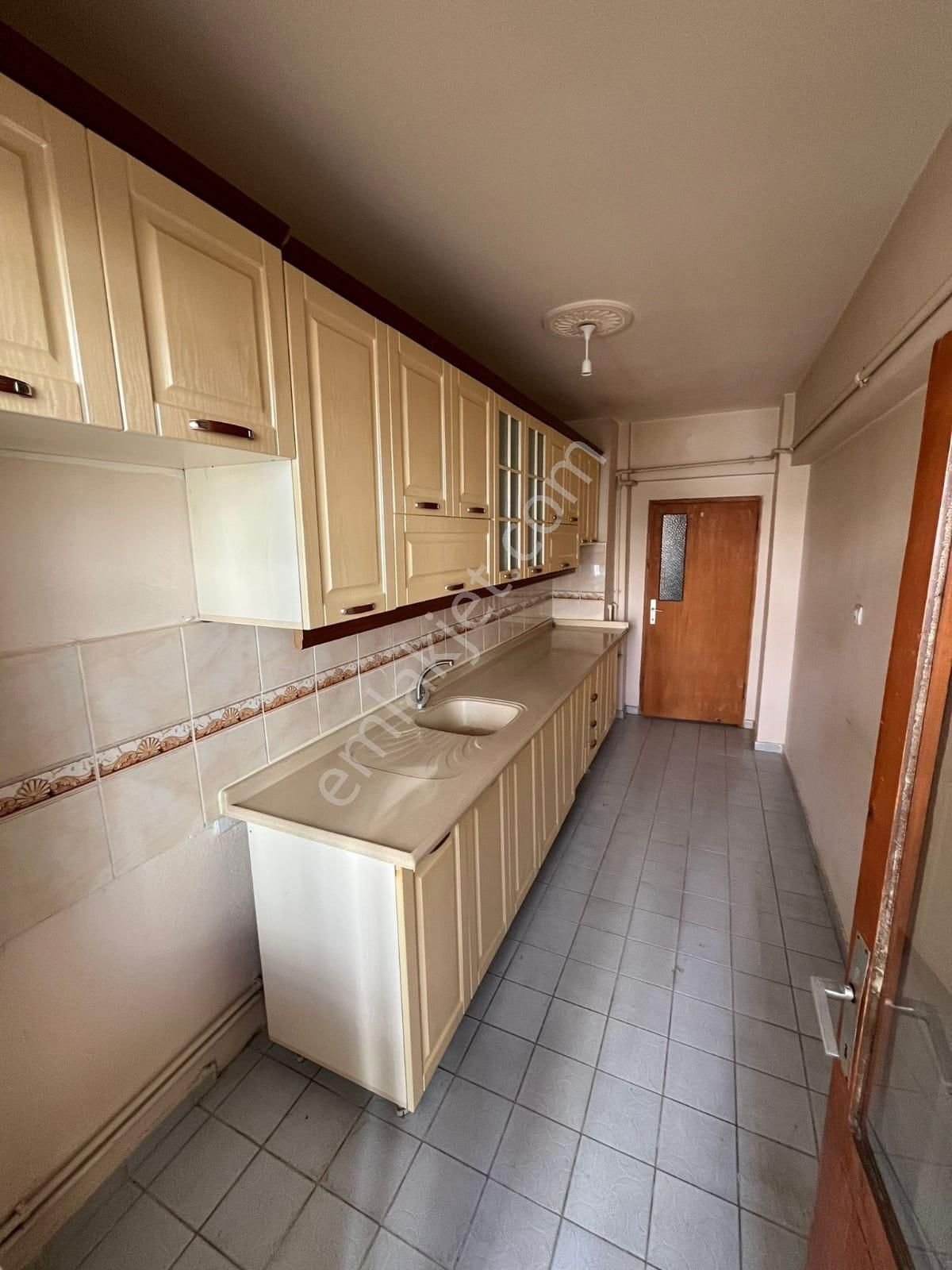 Sincan Malazgirtte Ara Kat Salon Bağımsız Çift Balkon 2+1 Satılık Daire