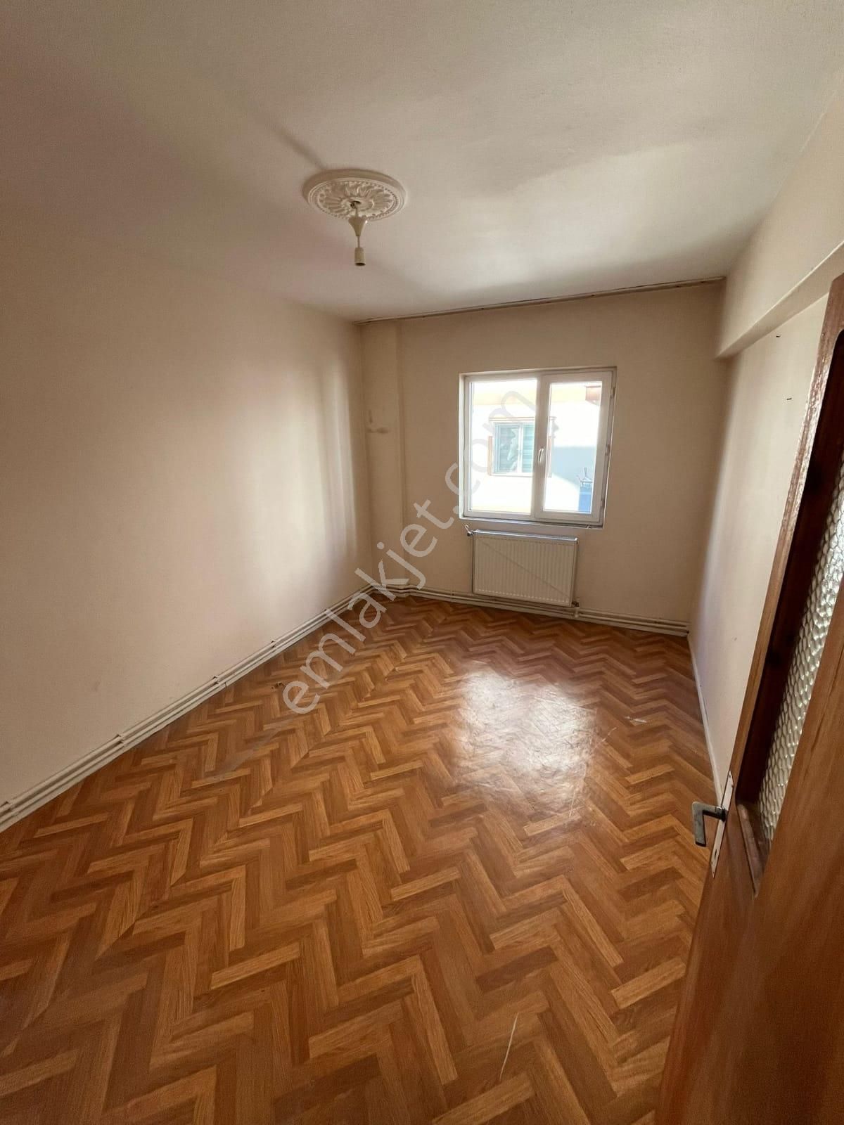 Sincan Malazgirtte Ara Kat Salon Bağımsız Çift Balkon 2+1 Satılık Daire - Görsel 4