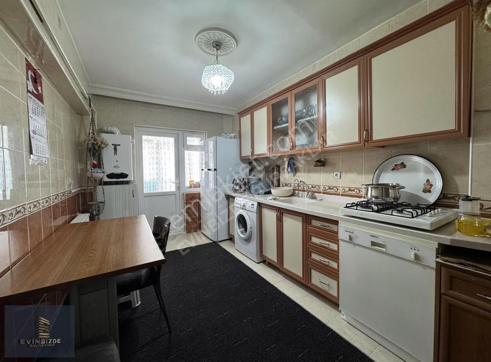 Evinbizde Pursaklar █ Ara Kat Masrafsız Satılık 4+1 Daire!!