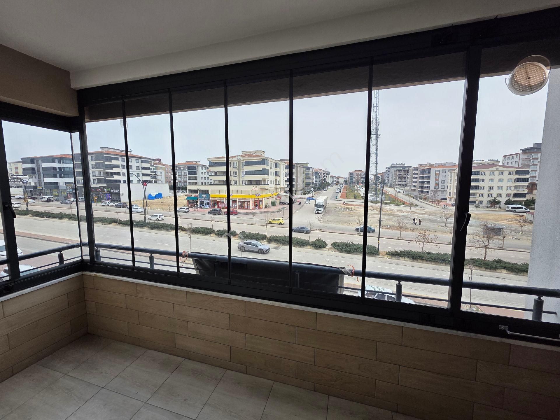 75 Yıl Mahallesin De Satlık 3 .5+1 Daire