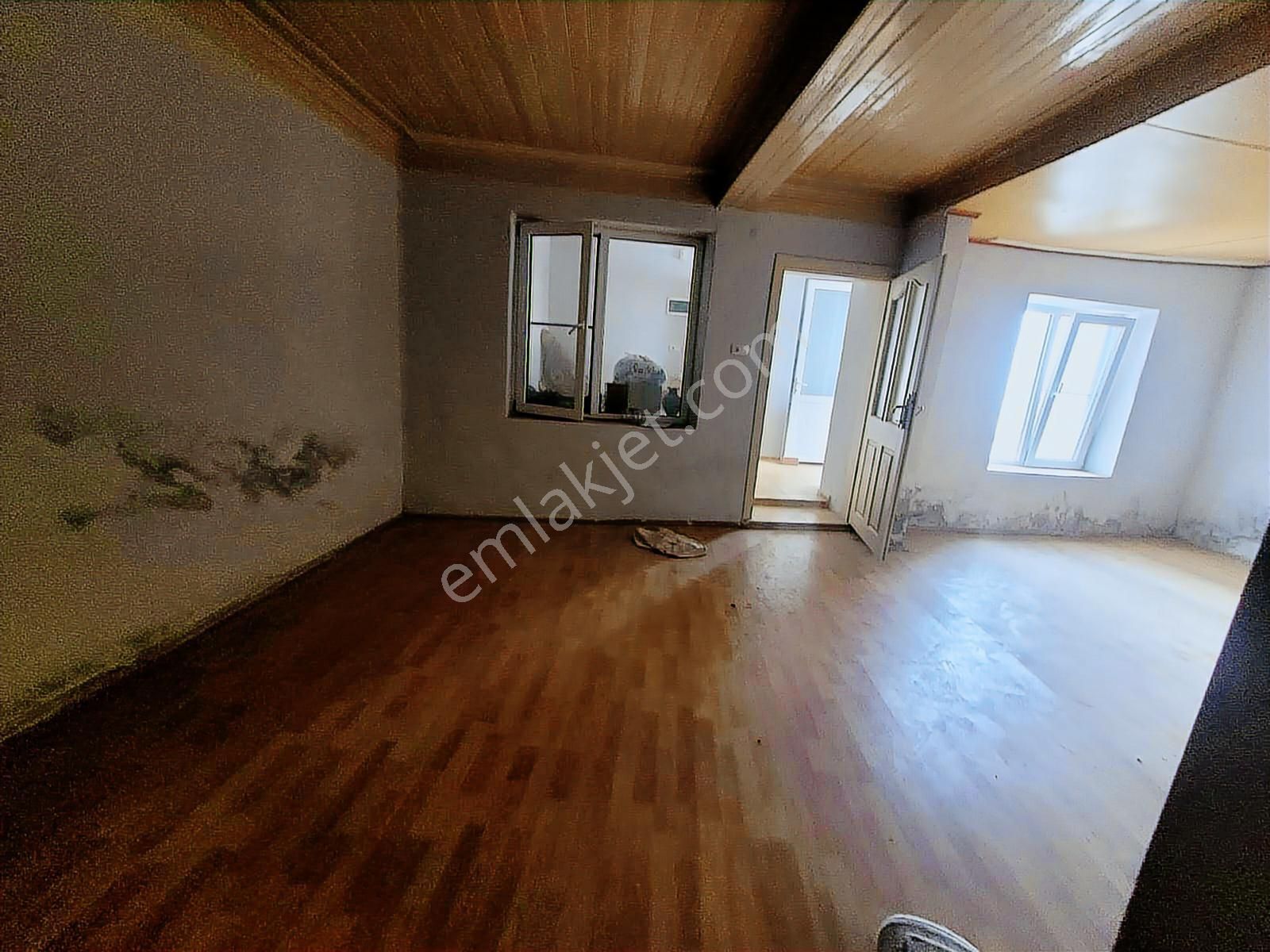 Havran Merkezde Geniş İki Katlı Müstakil Ev - Görsel 29