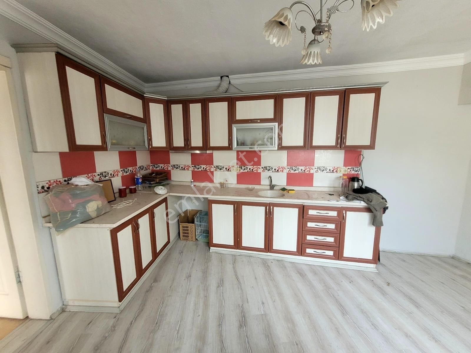 Havran Merkezde Geniş İki Katlı Müstakil Ev - Görsel 19