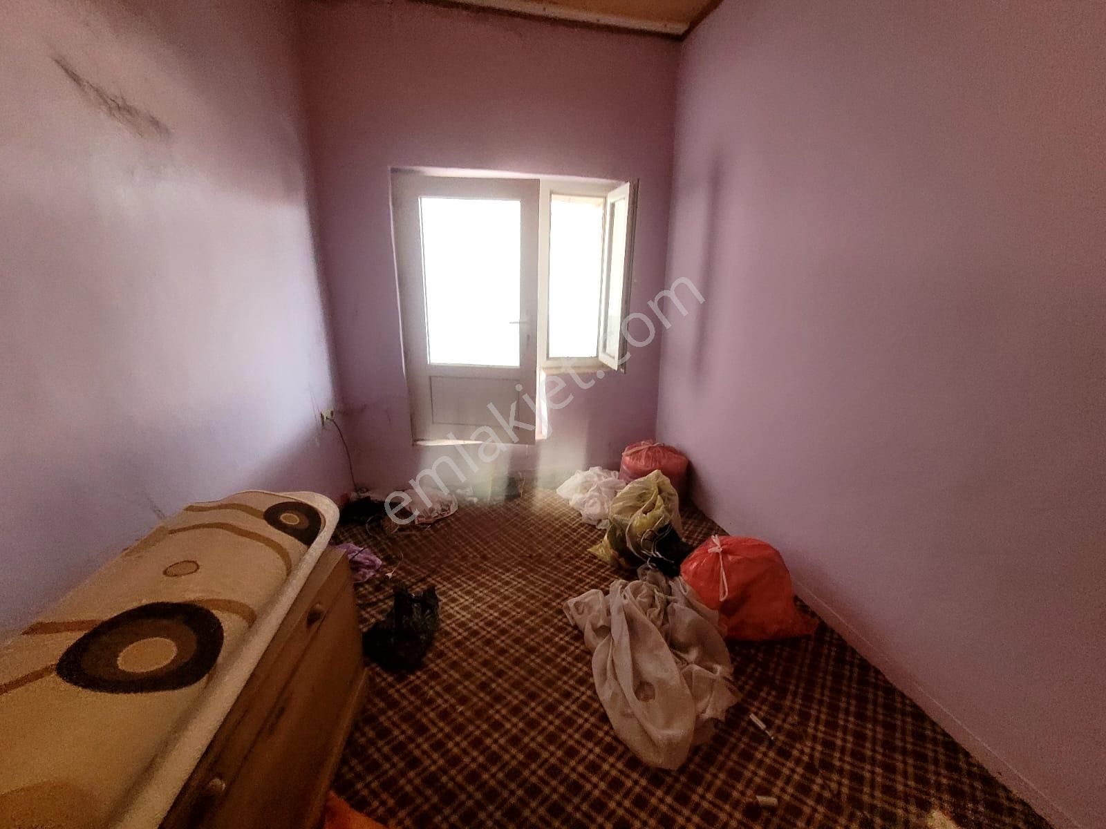 Havran Merkezde Geniş İki Katlı Müstakil Ev - Görsel 30