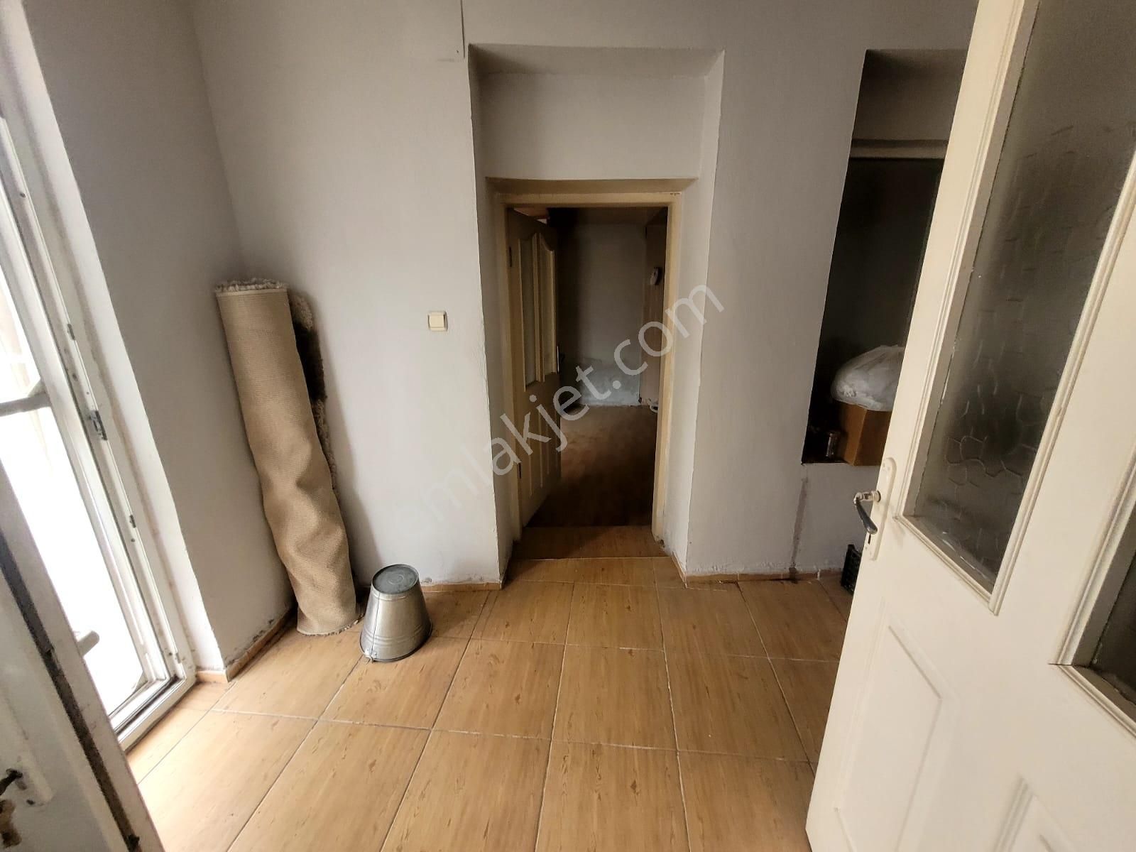 Havran Merkezde Geniş İki Katlı Müstakil Ev - Görsel 27