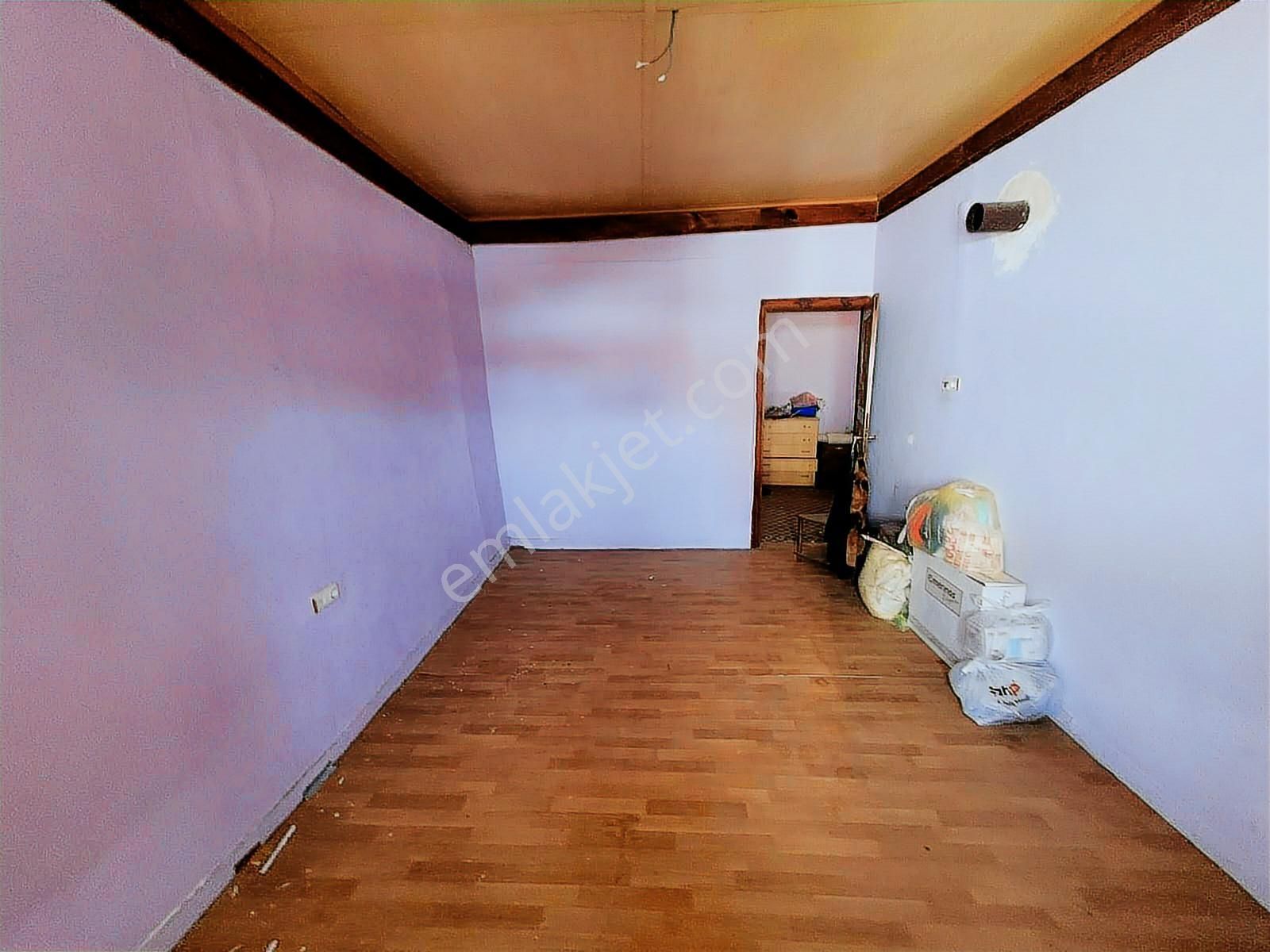 Havran Merkezde Geniş İki Katlı Müstakil Ev - Görsel 25