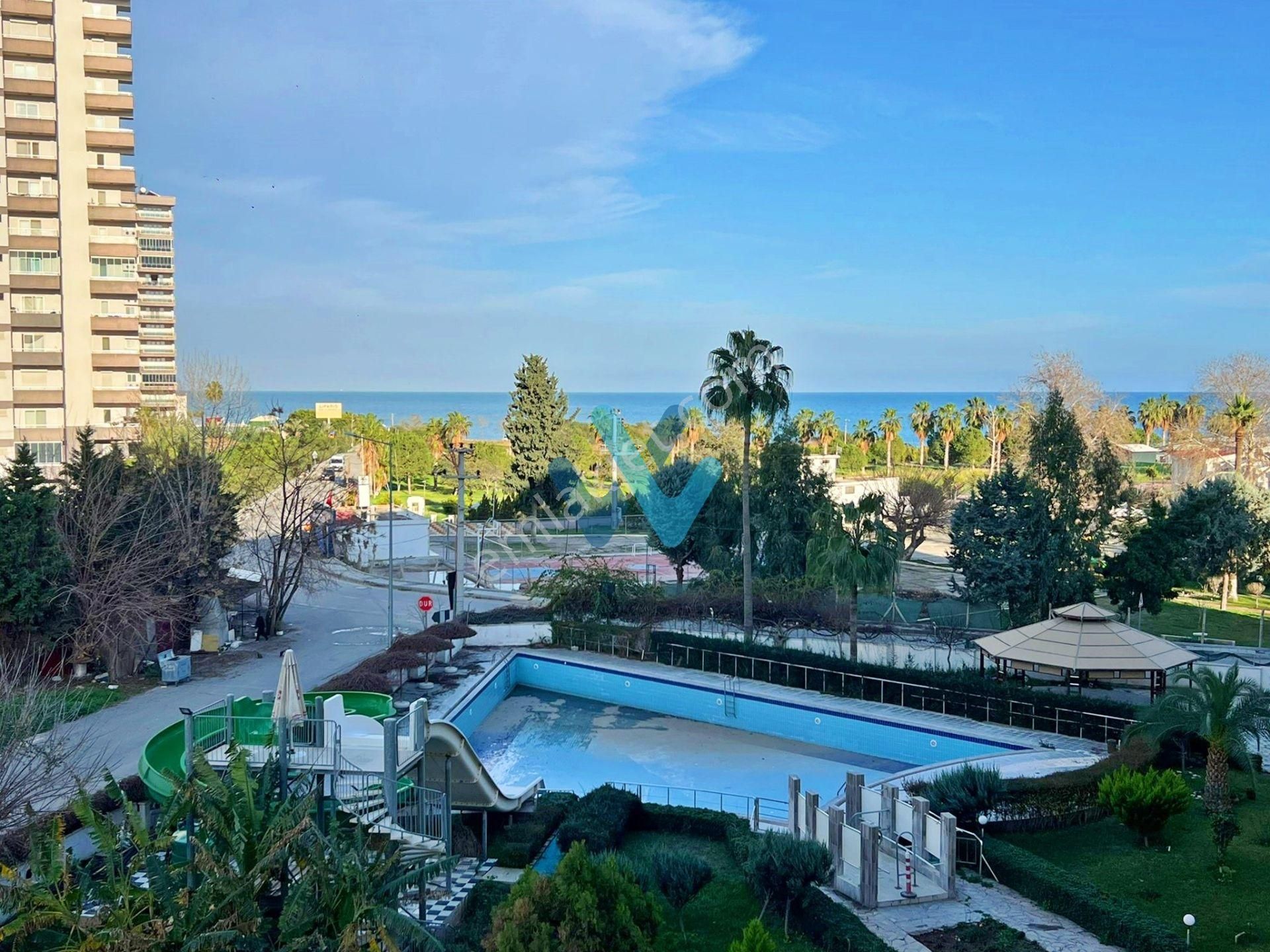 Win'den Çeşmeli'de Deniz Manzaralı 2+1 Eşyalı Satılık Daire