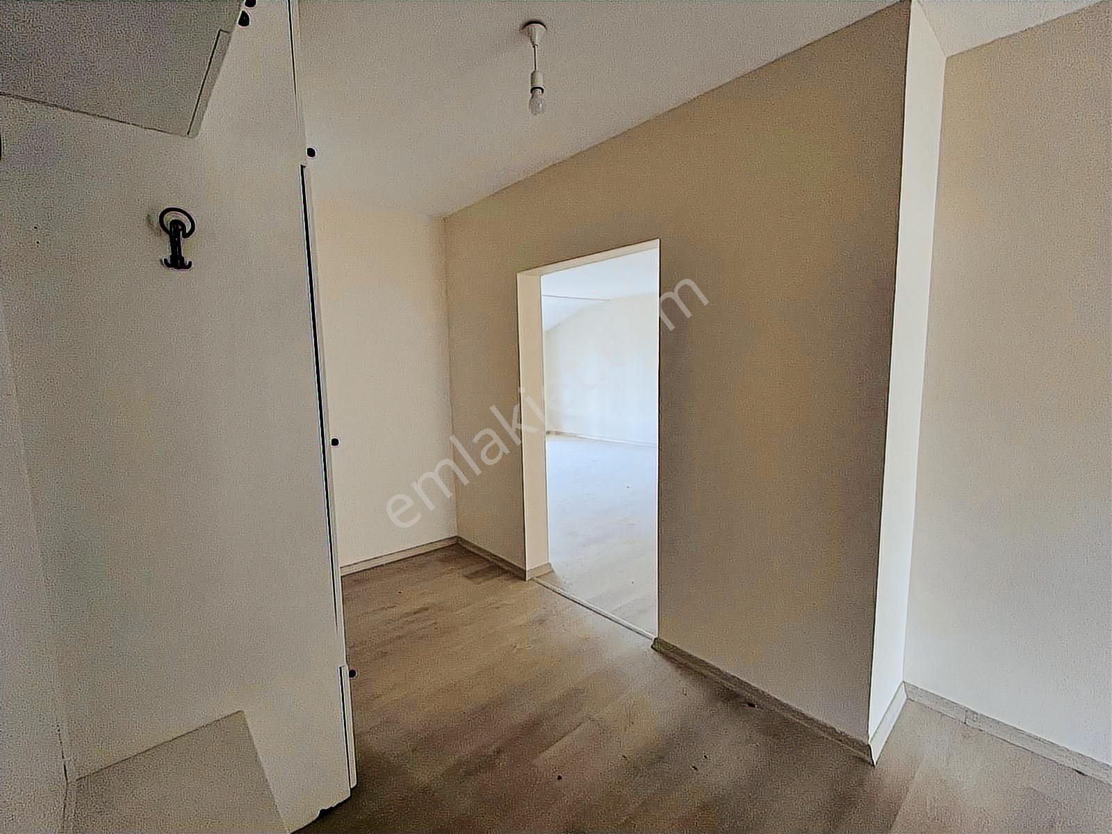 Ferahevler Merkezde Kullanıma Hazır 5+2 Satılık Çift Daire - Görsel 21