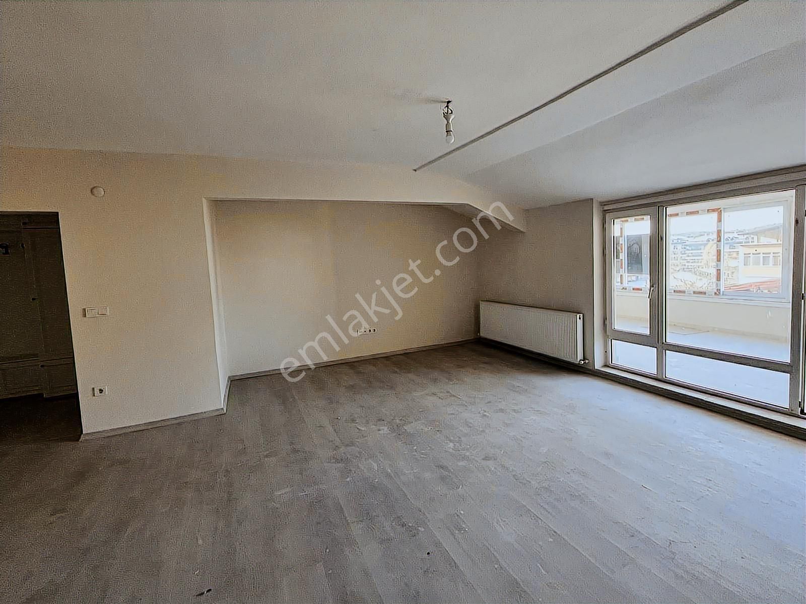 Ferahevler Merkezde Kullanıma Hazır 5+2 Satılık Çift Daire - Görsel 20