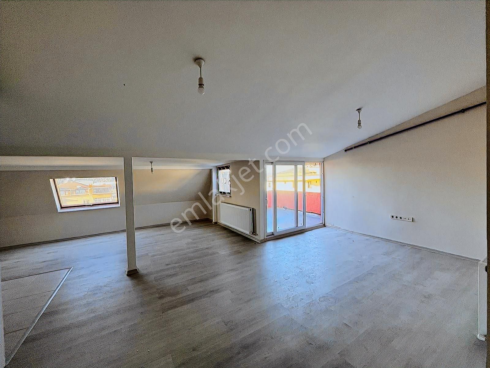 Ferahevler Merkezde Kullanıma Hazır 5+2 Satılık Çift Daire - Görsel 11