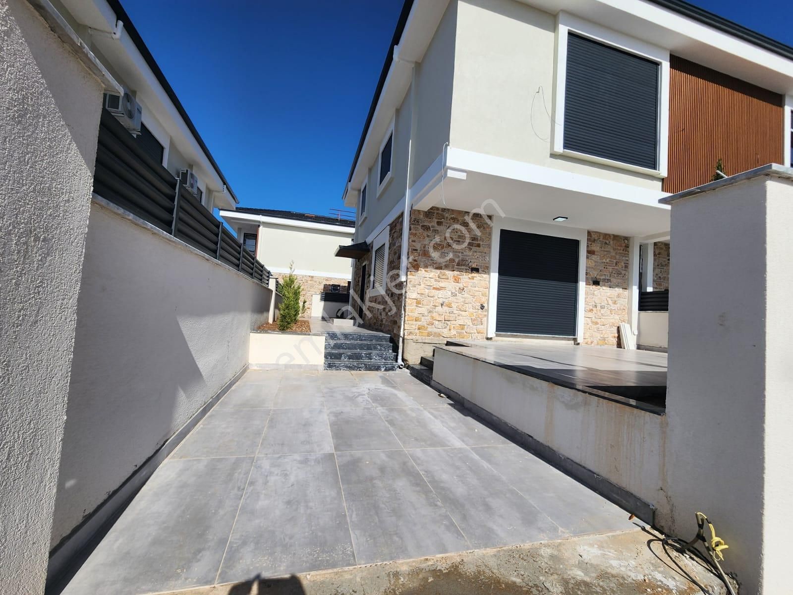 Hisar Mahallesi’nde Site İçerisinde Müstakil Bahçeli Özel Otoparklı Ultra Lüks 3+1 Villa! - Görsel 20