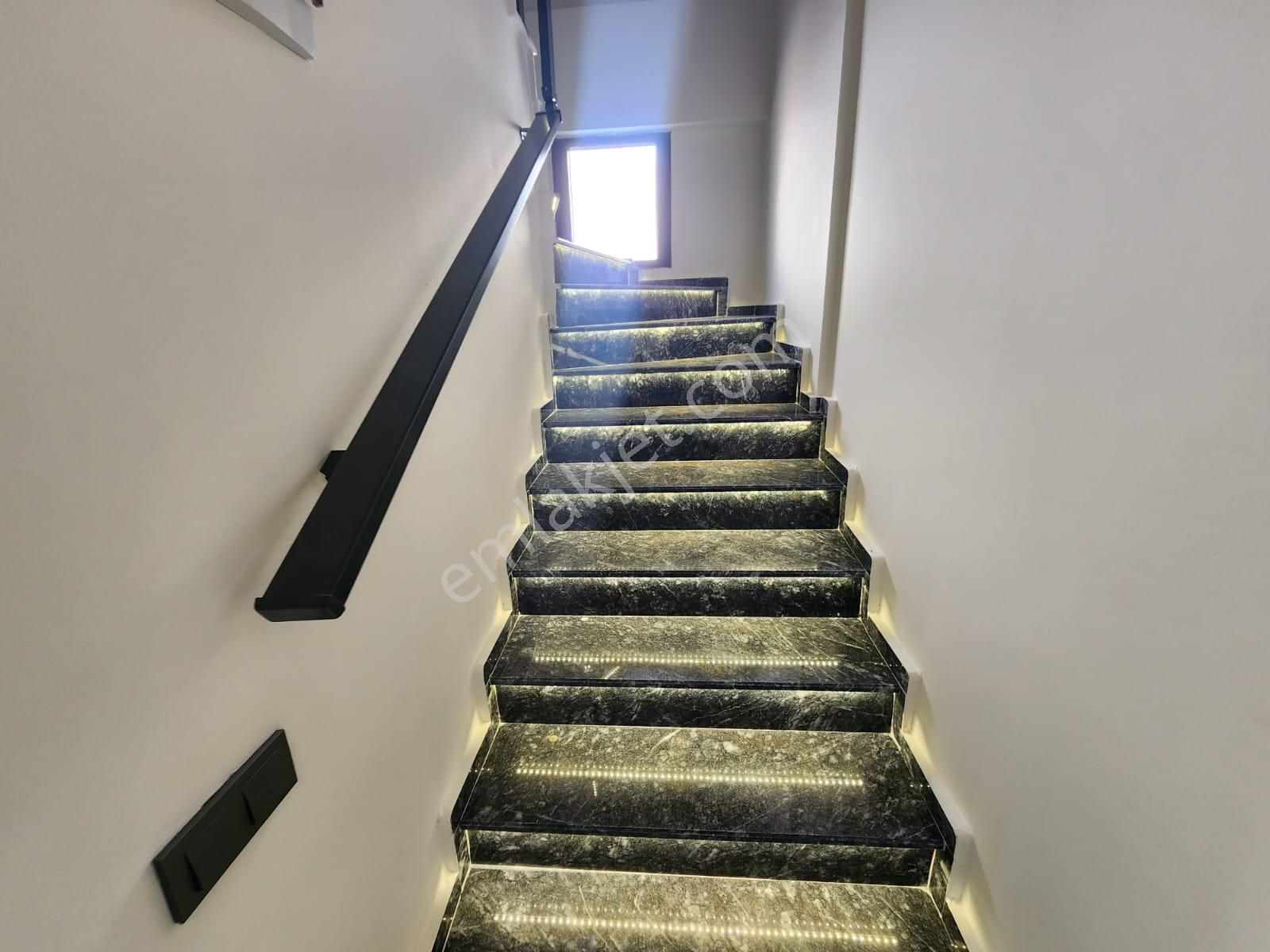 Hisar Mahallesi’nde Site İçerisinde Müstakil Bahçeli Özel Otoparklı Ultra Lüks 3+1 Villa! - Görsel 13