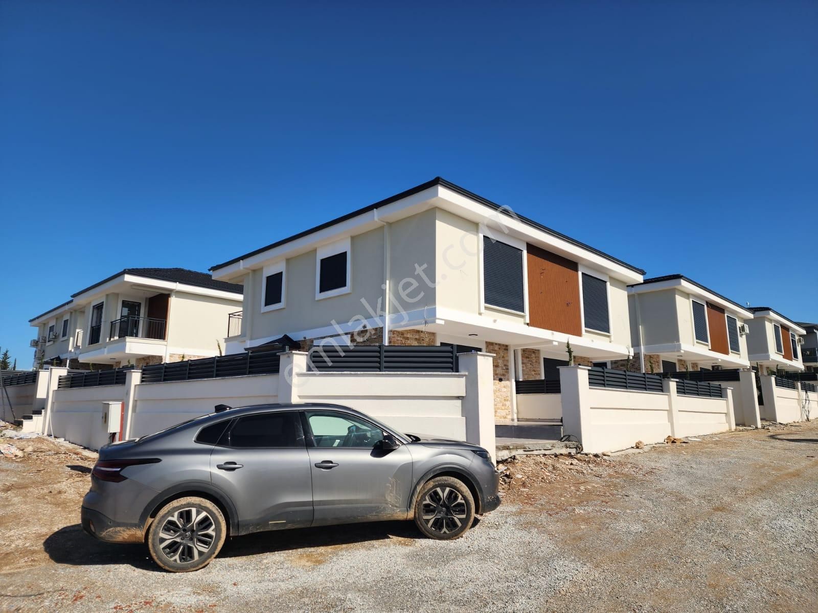 Hisar Mahallesi’nde Site İçerisinde Müstakil Bahçeli Özel Otoparklı Ultra Lüks 3+1 Villa! - Görsel 3