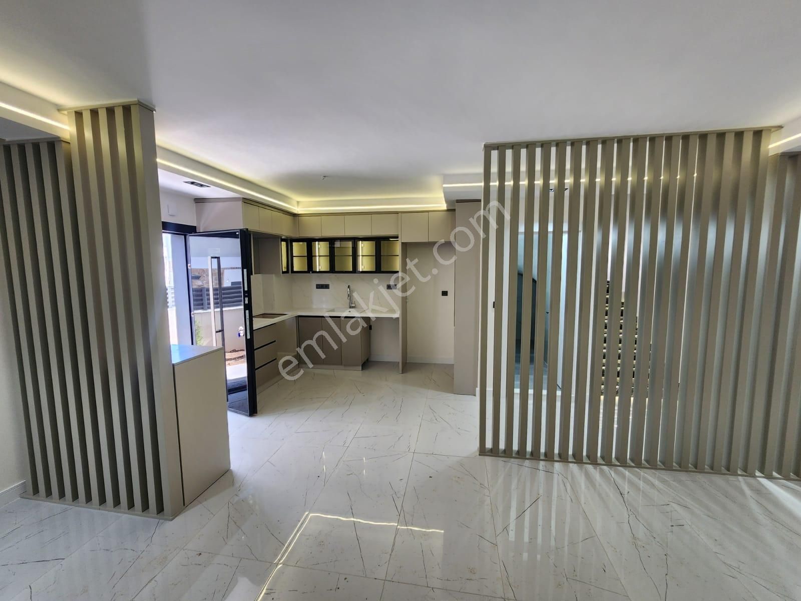 Hisar Mahallesi’nde Site İçerisinde Müstakil Bahçeli Özel Otoparklı Ultra Lüks 3+1 Villa! - Görsel 15