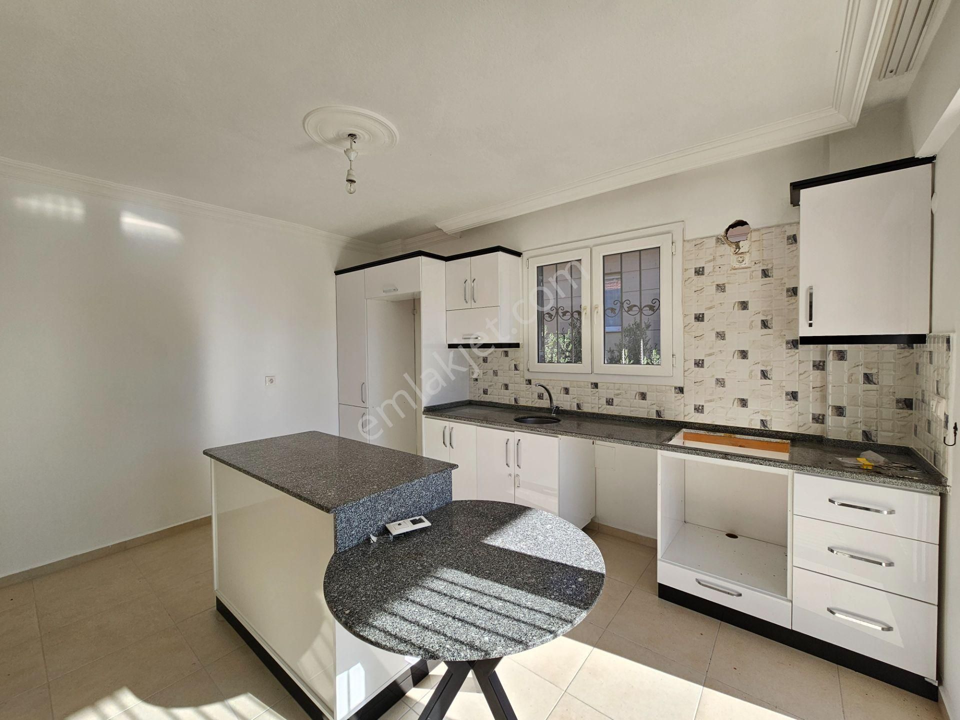 Goldhouse Dan Cami Mahallesinde 4+1 Satılık Dubleks Daire