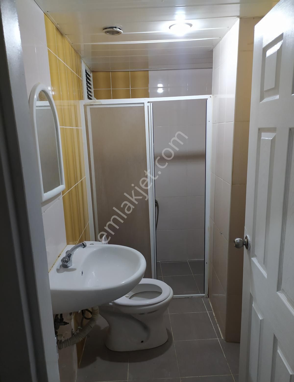 Akademi'den Yenibağlar'da Abonelikleri Açık Eşyalı Kiralık Daire - Görsel 10