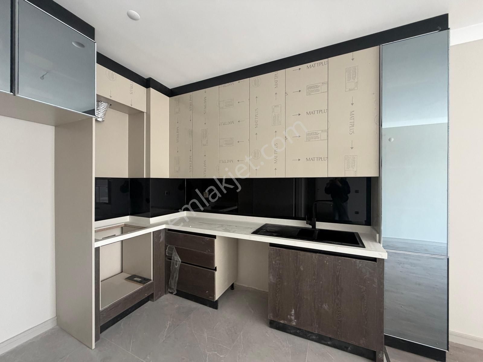 Redstone Castle Yenimahalle Cumhuriyet Amerikan Mutfak 2+1 Daire