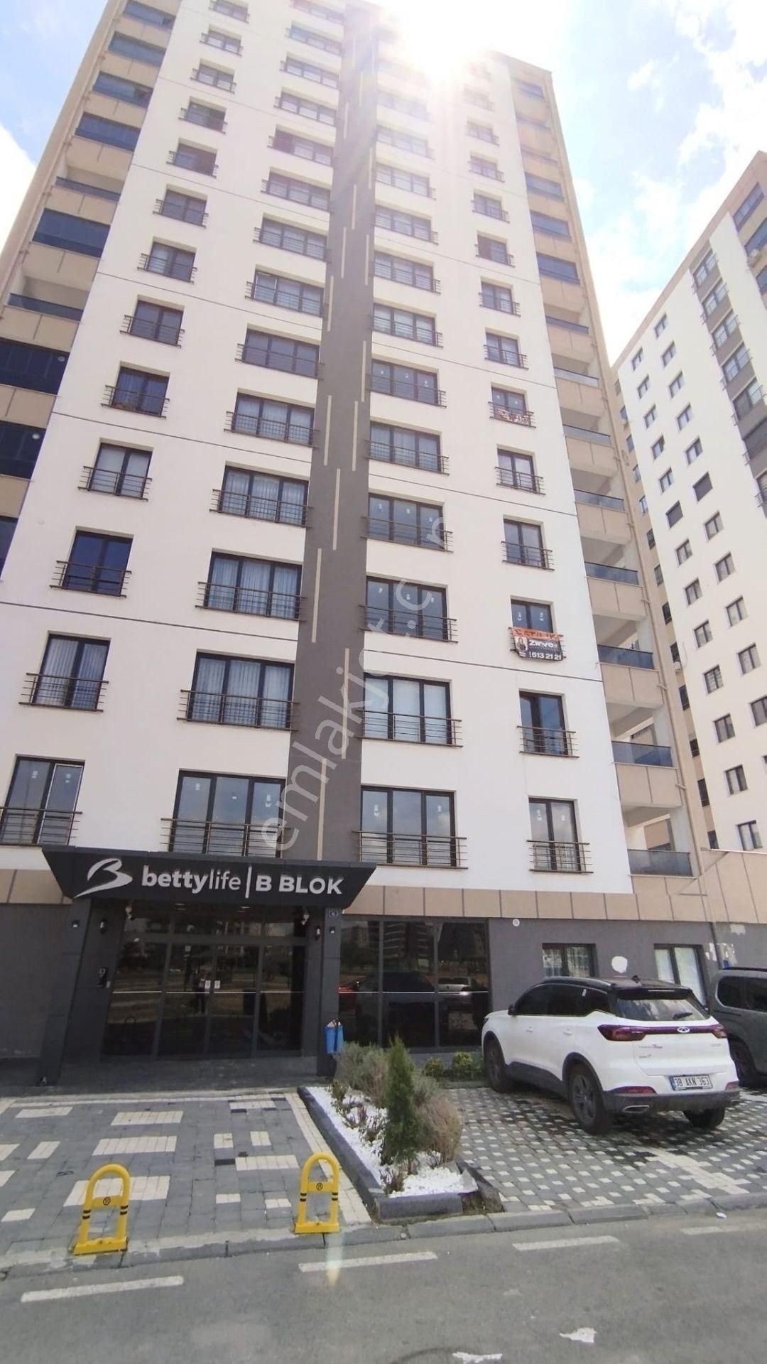 Yakut Mahallesi Betty Life Sitesi'nde Satılık 4+1 Daire