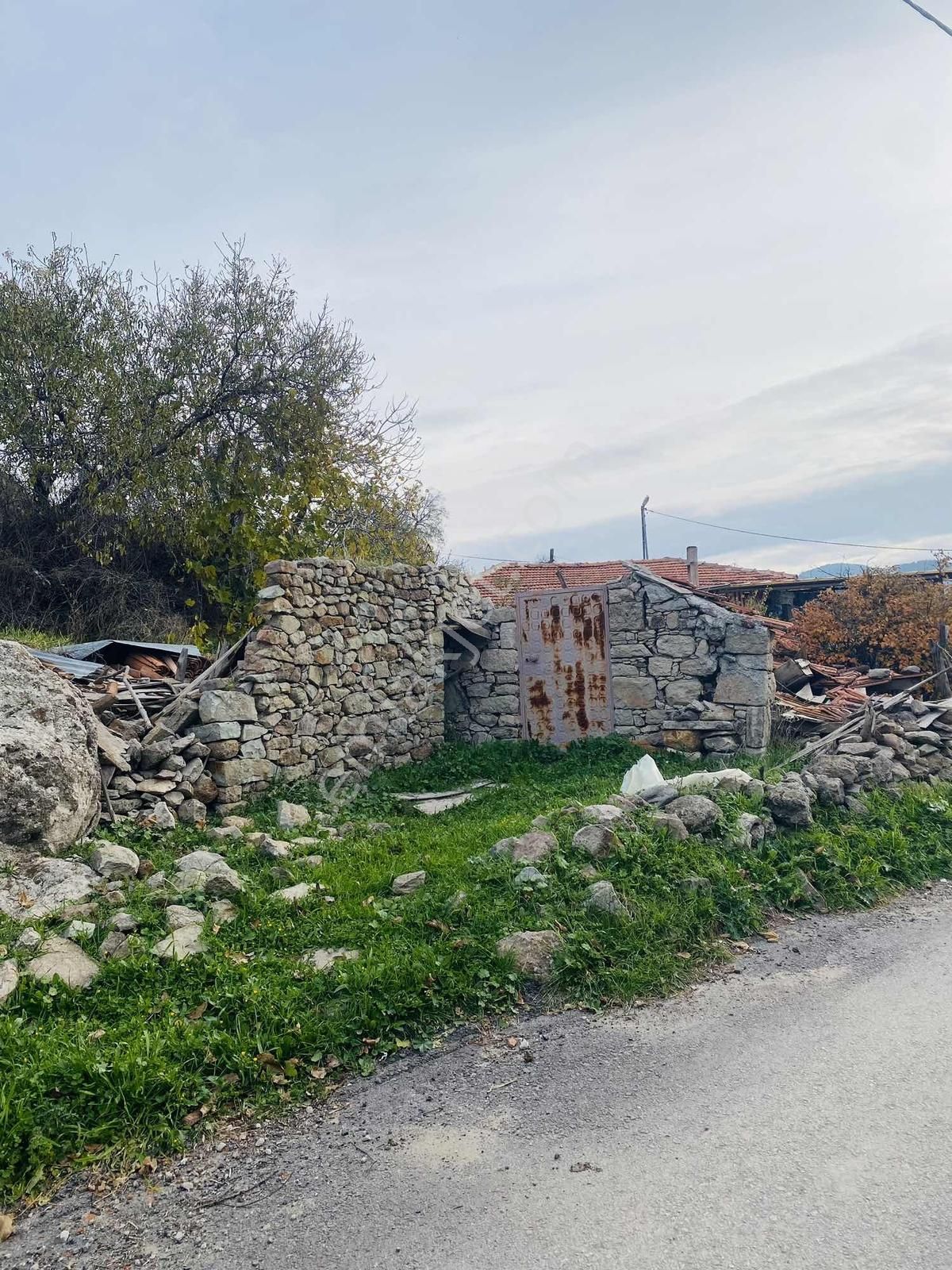 Prestijden Kayıtlı Yapısı Olan Köşe Kargir Dam - Görsel 3