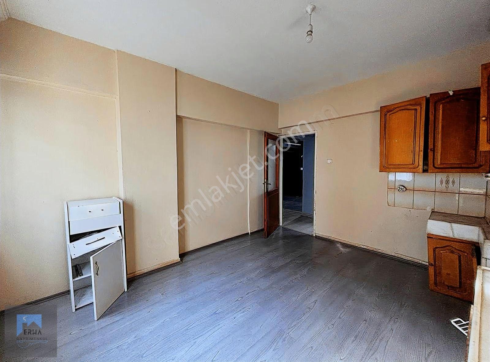 Erha Gayrimenkul'den Bulancak Meydanda Kiralık 3+1 Ofis&büro - Görsel 5