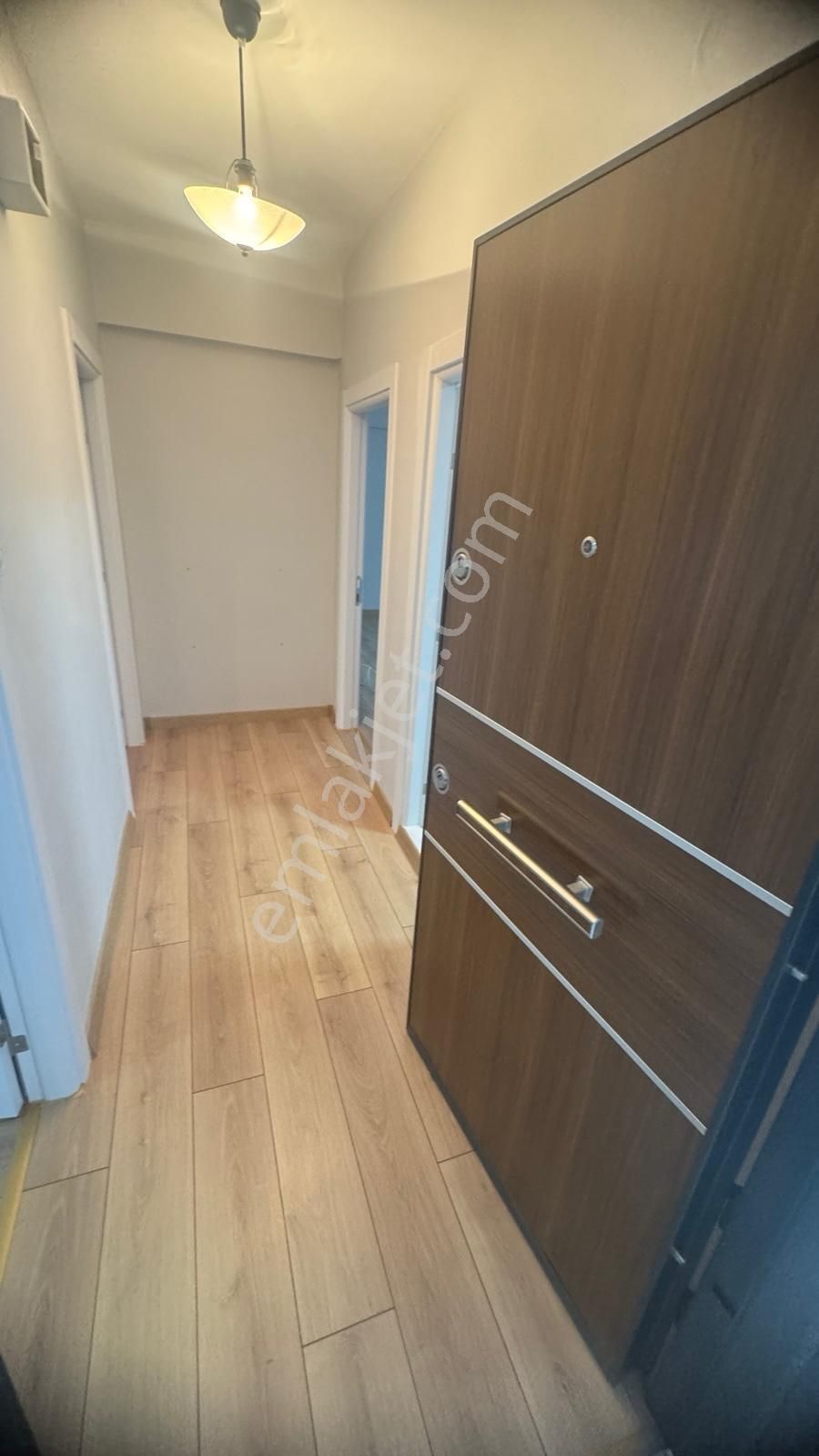 2+1 Ful Tadilatı Yapılmış Merkezi Konumda Cumhuriyet Mah Denize 150 Mt Fırsat Daire - Görsel 16