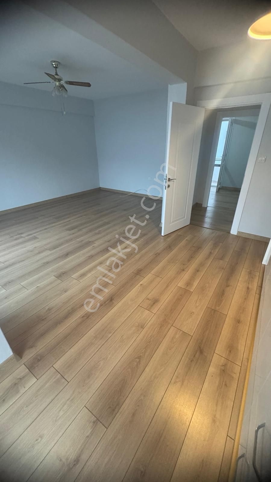 2+1 Ful Tadilatı Yapılmış Merkezi Konumda Cumhuriyet Mah Denize 150 Mt Fırsat Daire - Görsel 8