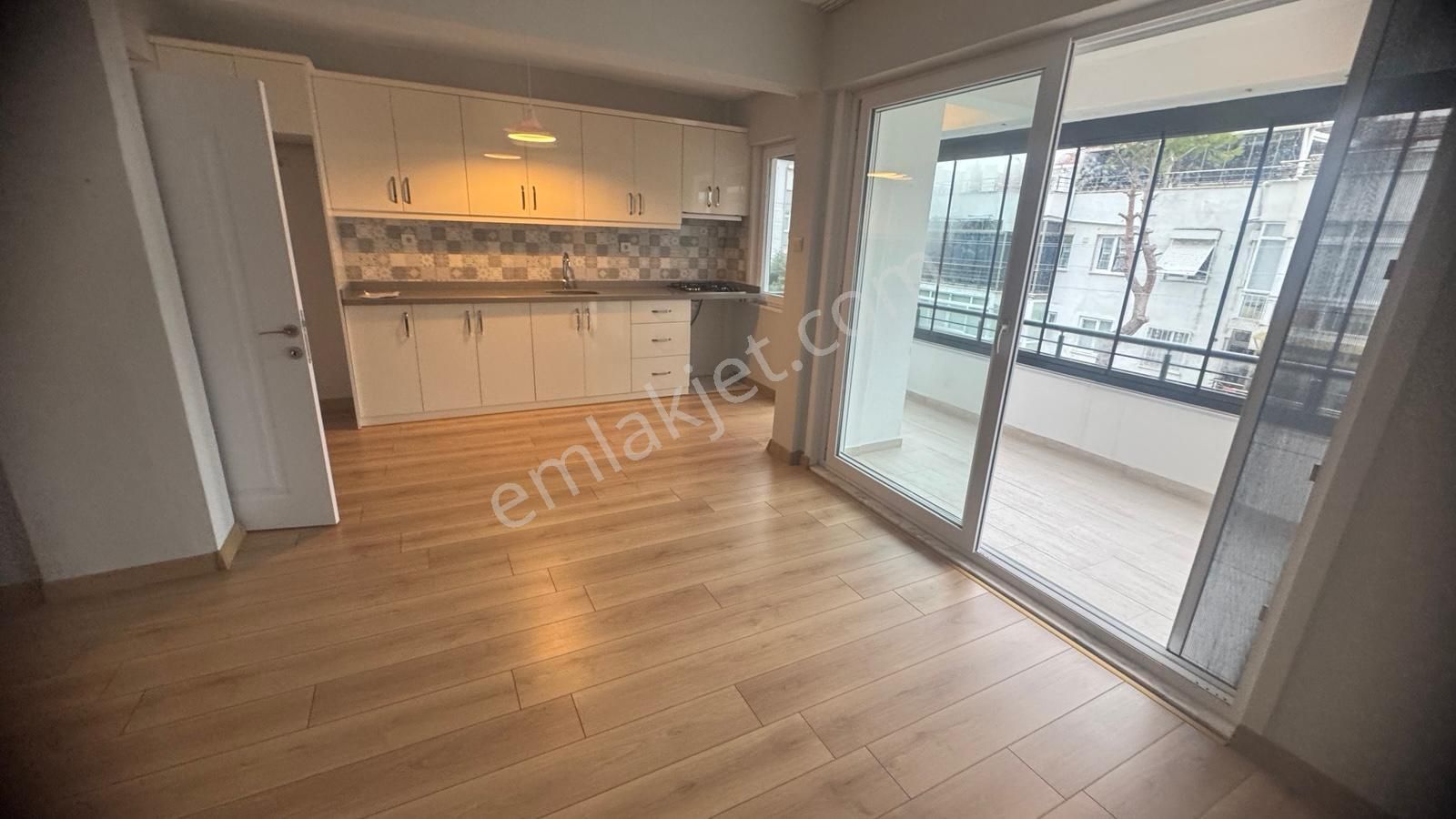 2+1 Ful Tadilatı Yapılmış Merkezi Konumda Cumhuriyet Mah Denize 150 Mt Fırsat Daire - Görsel 9