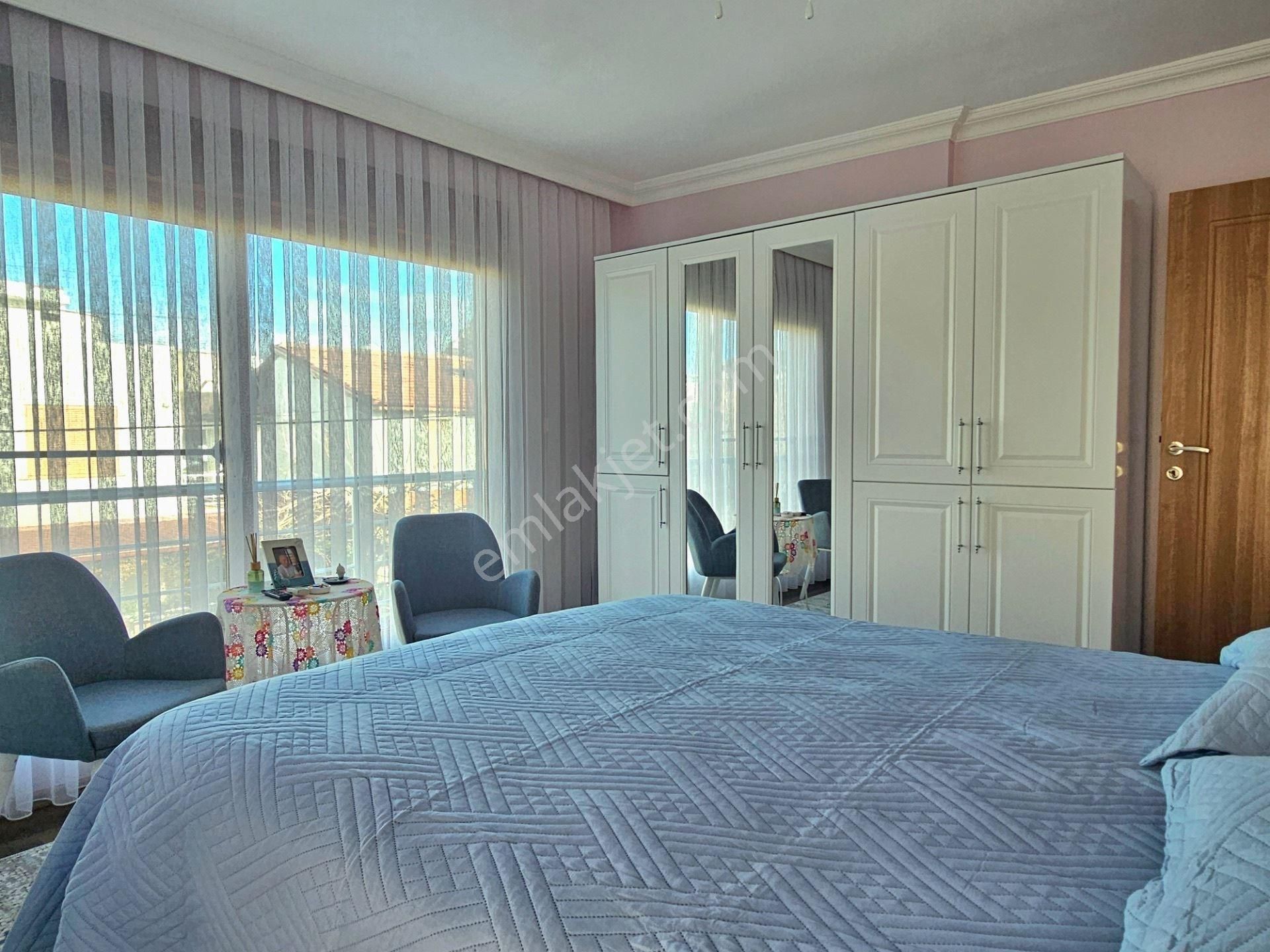 Startkey'den Dikili Merkez'de Denize 100 Metre Satılık 3+1 Villa - Görsel 23