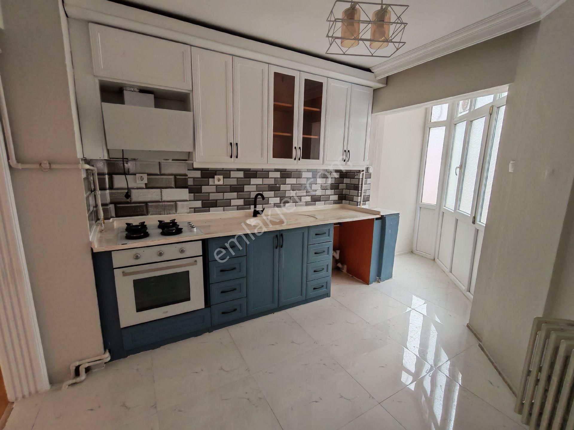 Barış Gayrimenkul'den İpekçilik Cadde Üzeri Ara Kat Bakımlı Daire. - Görsel 3