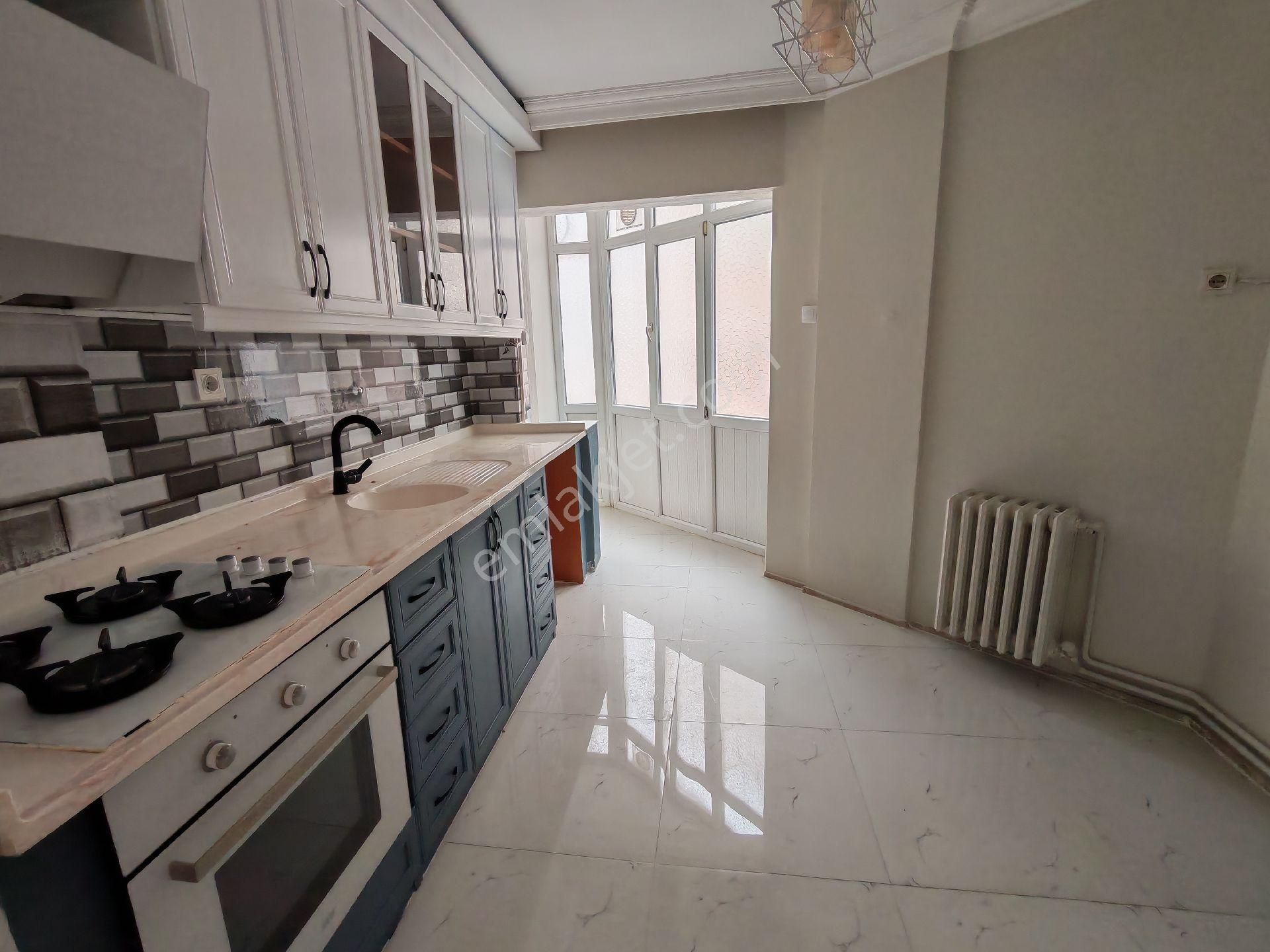 Barış Gayrimenkul'den İpekçilik Cadde Üzeri Ara Kat Bakımlı Daire. - Görsel 4