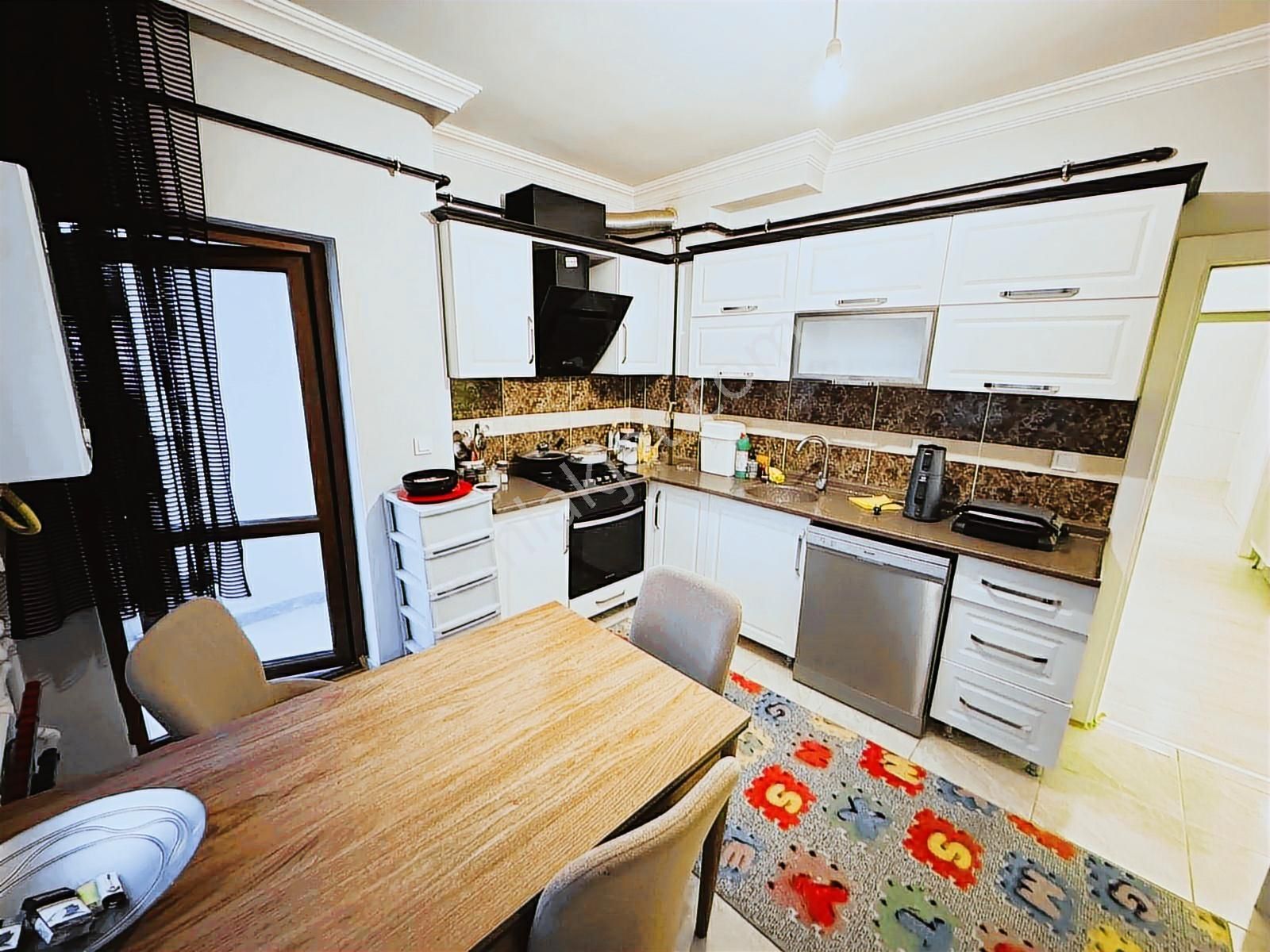 Bağlıca'da Katta Tek Daire Süper Konumda Geniş 5+1 Satılık Daire - Görsel 10