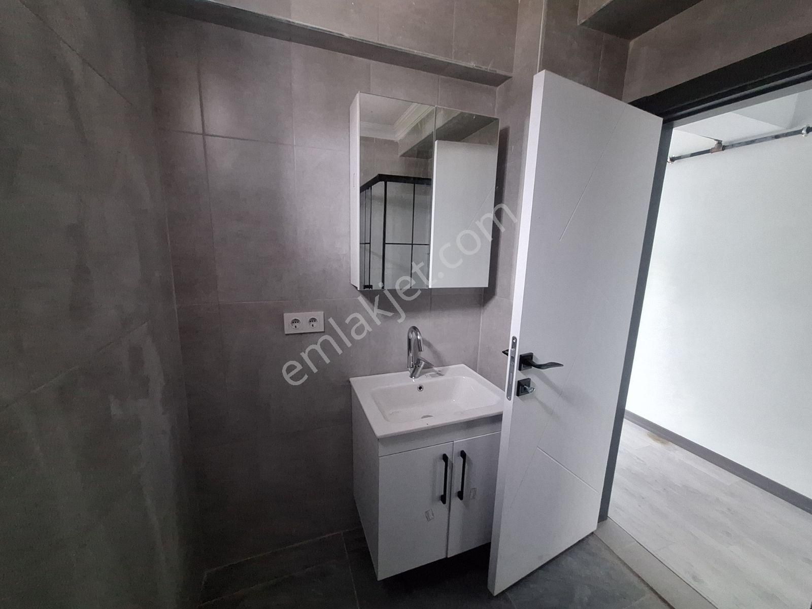 Mehmetoğlu Gayrimenkulden Çobançeşme Mahallesinde 1+1 Satılık - Görsel 2