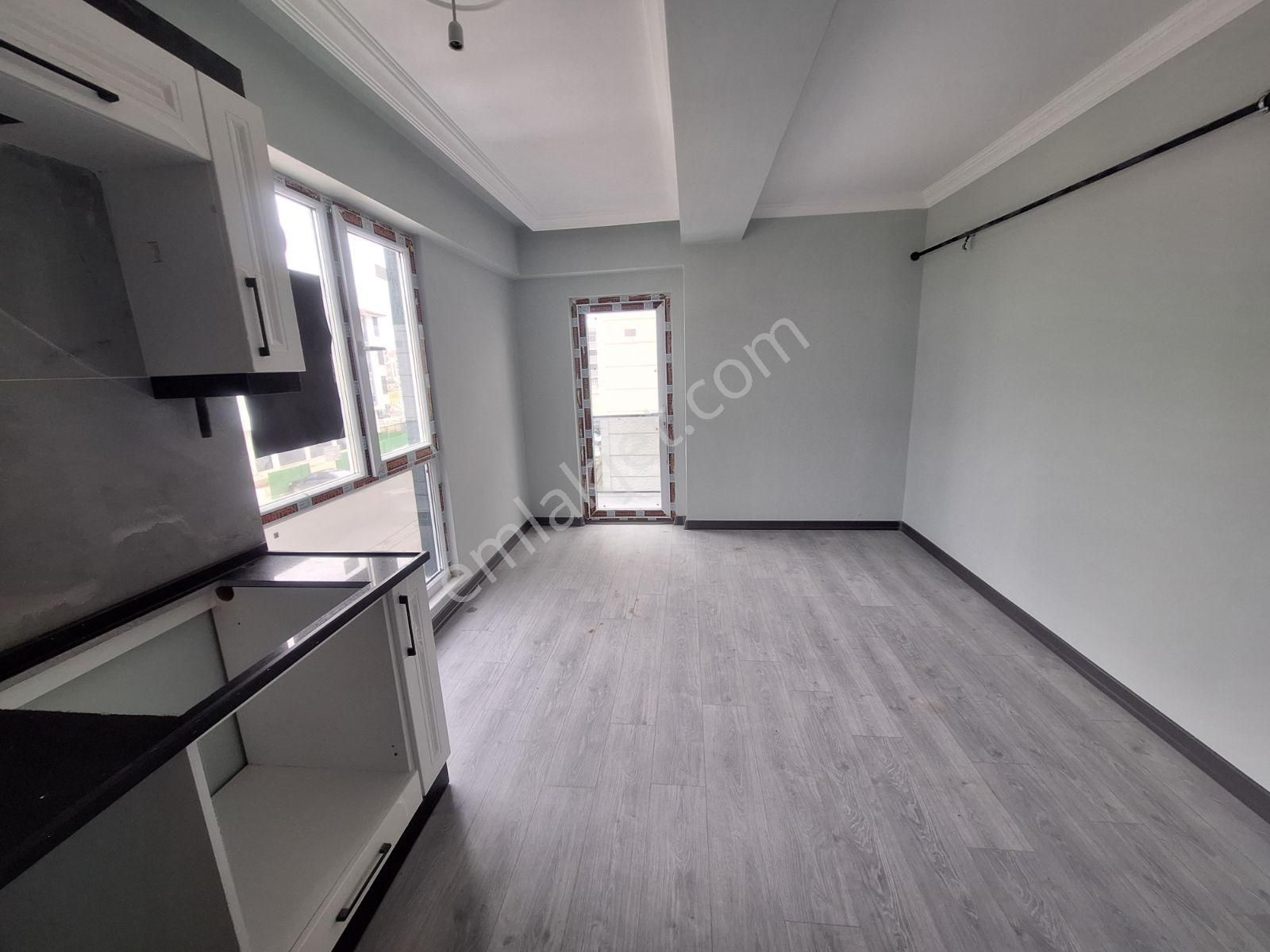 Mehmetoğlu Gayrimenkulden Çobançeşme Mahallesinde 1+1 Satılık - Görsel 11