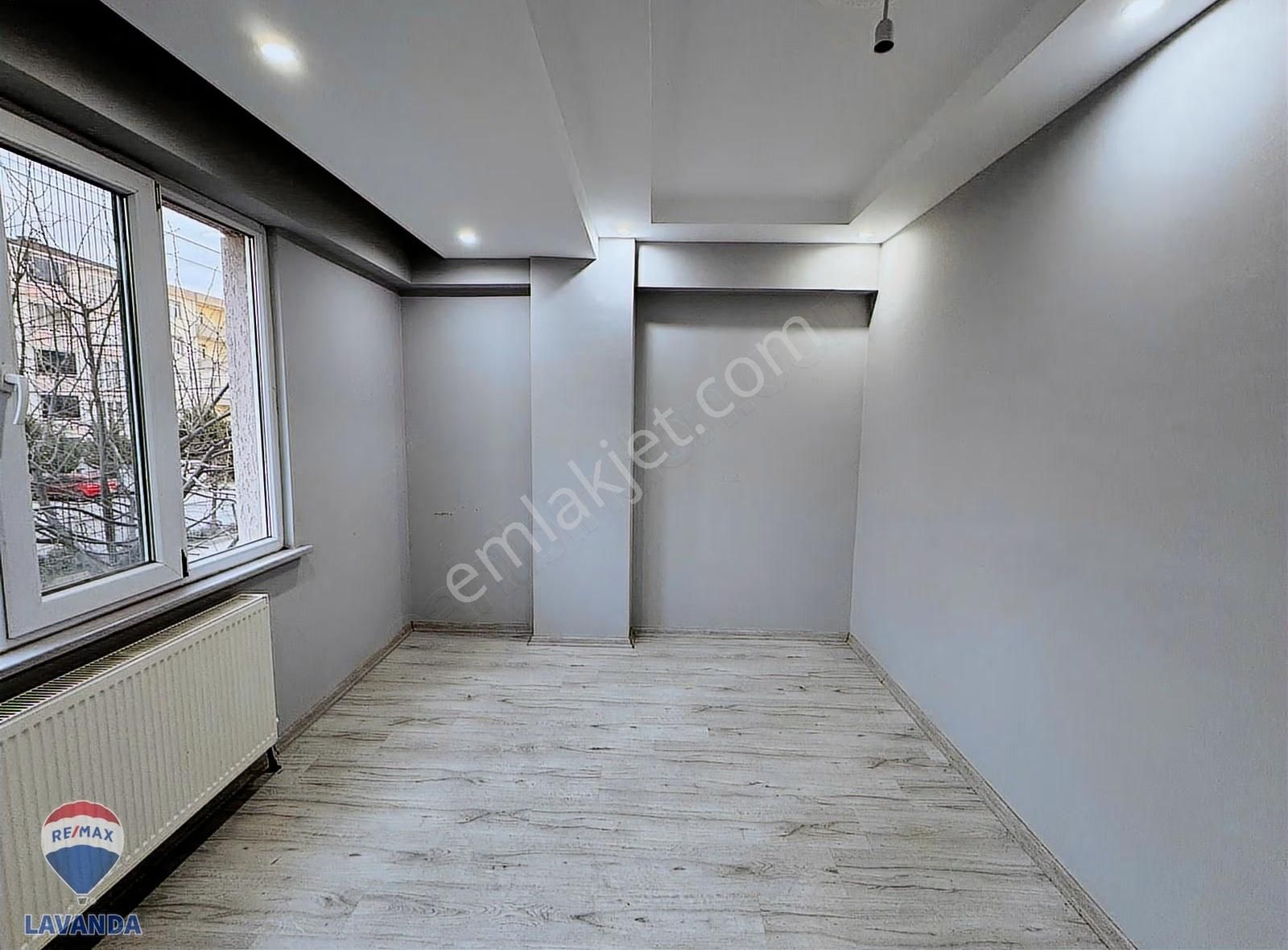 Hatip Mahallesinde İskanlı Binada Kiralık Ara Kat 2+1 - Görsel 2