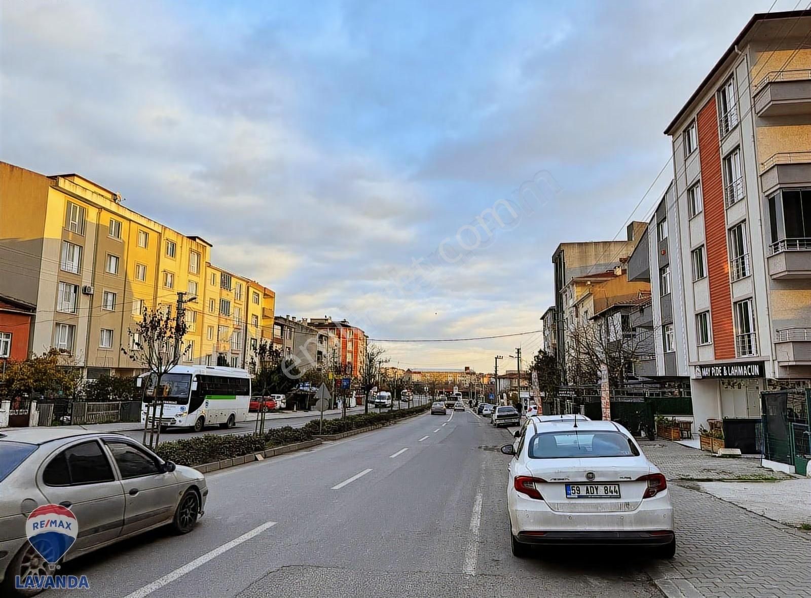 Hatip Mahallesinde İskanlı Binada Kiralık Ara Kat 2+1 - Görsel 5